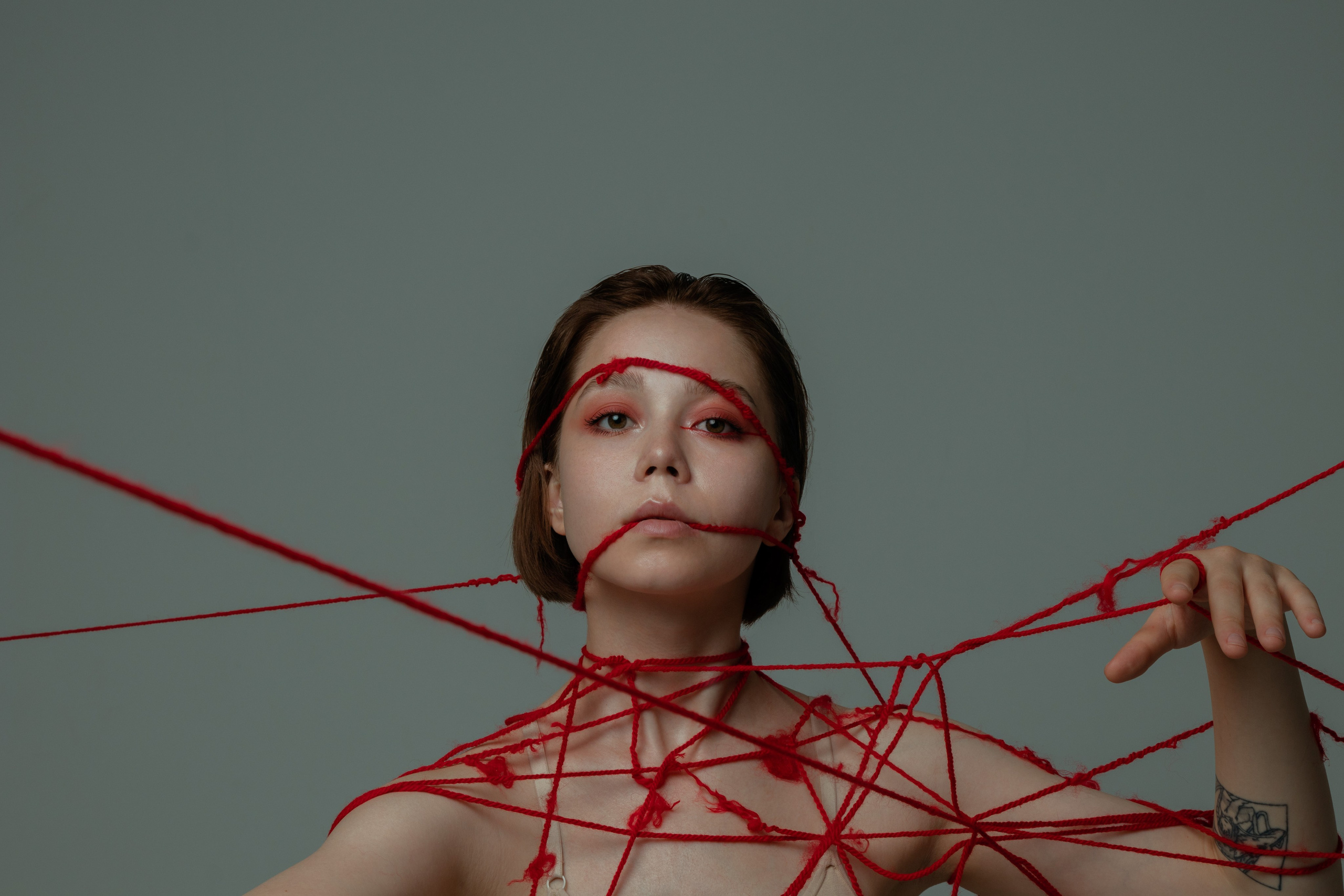 Red threads. Фотограф продюсер съемок Йолдыз Плетнева