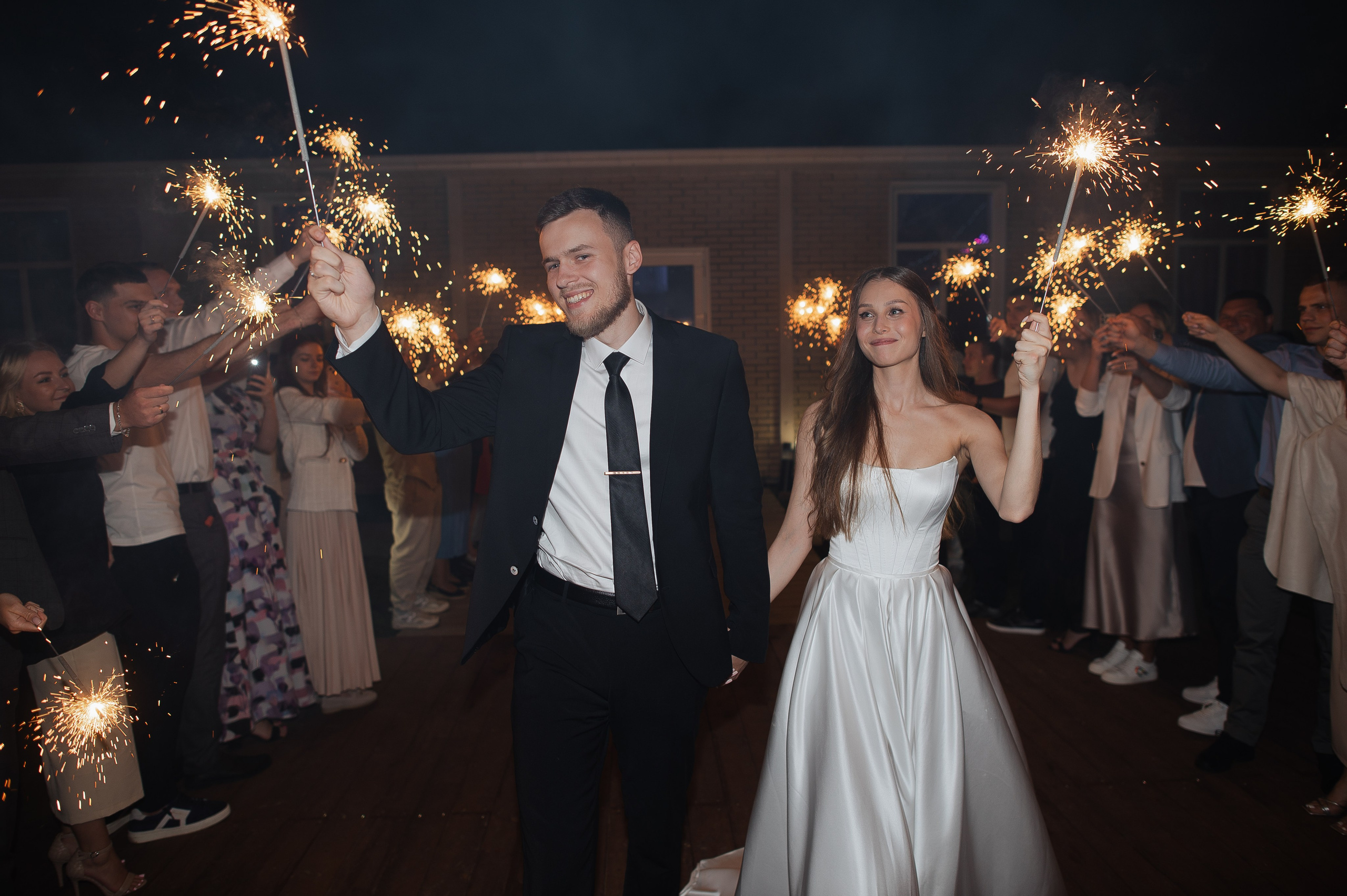 Свадьба на берегу Волги. Свадебный фотограф в Ярославле Денис Медоваров