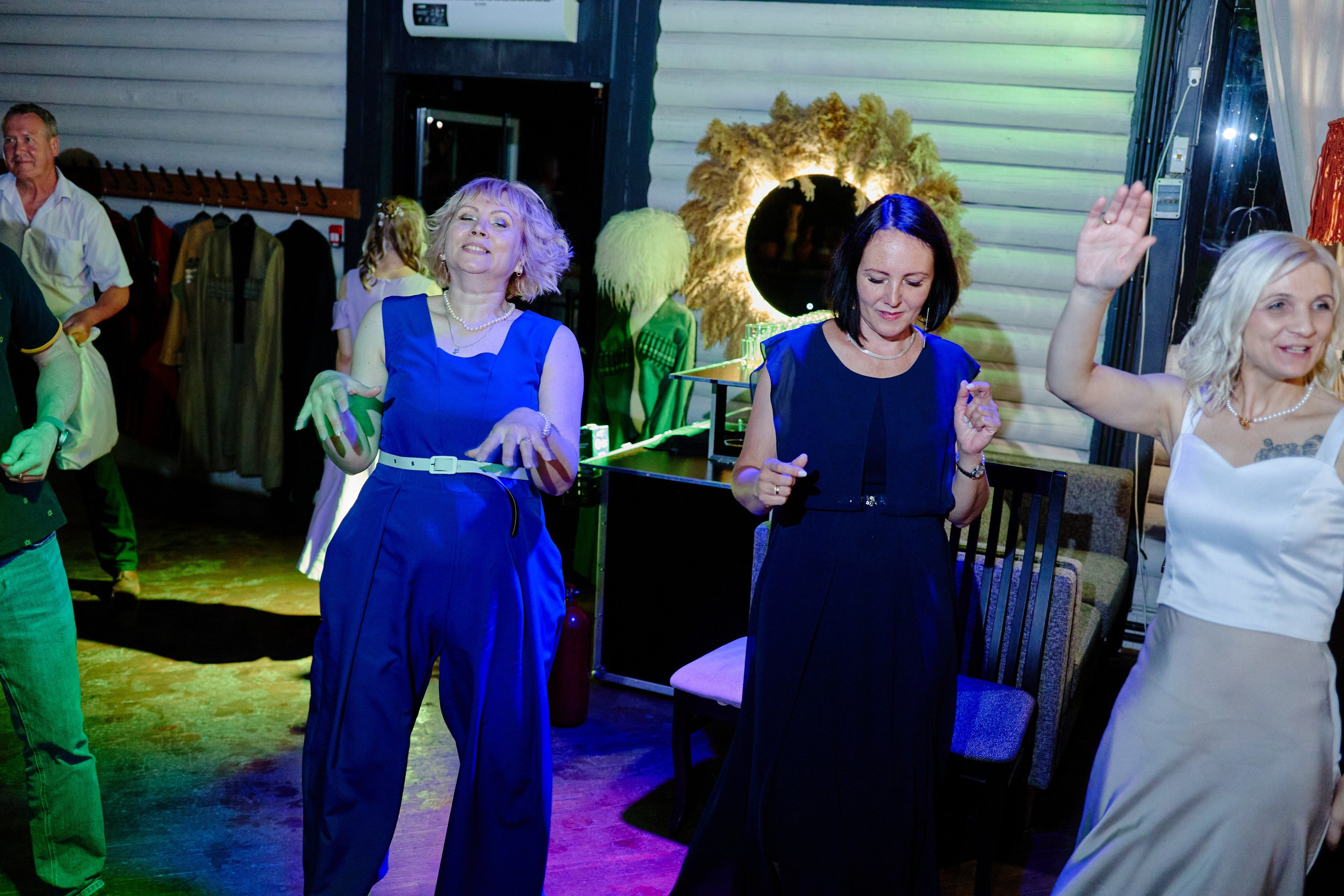 Выпускной 35 Сош. Фотограф Выпускные альбомы Таганрог Сергей Коробченко