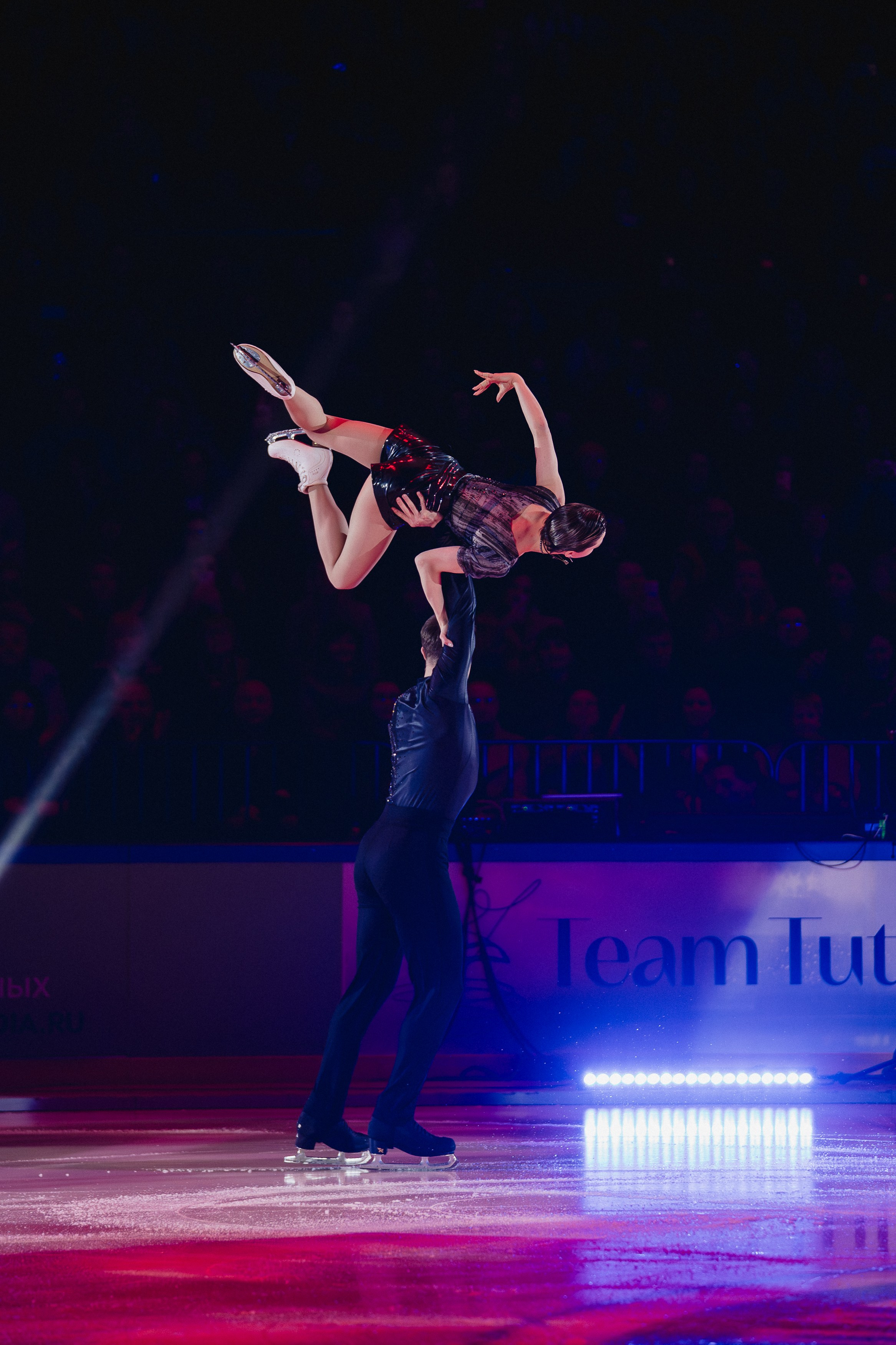 Шоу Этери Тутберидзе в Новосибирске. Воробьева Ксения — Спортивный и танцевальный фотограф Новосибирск
