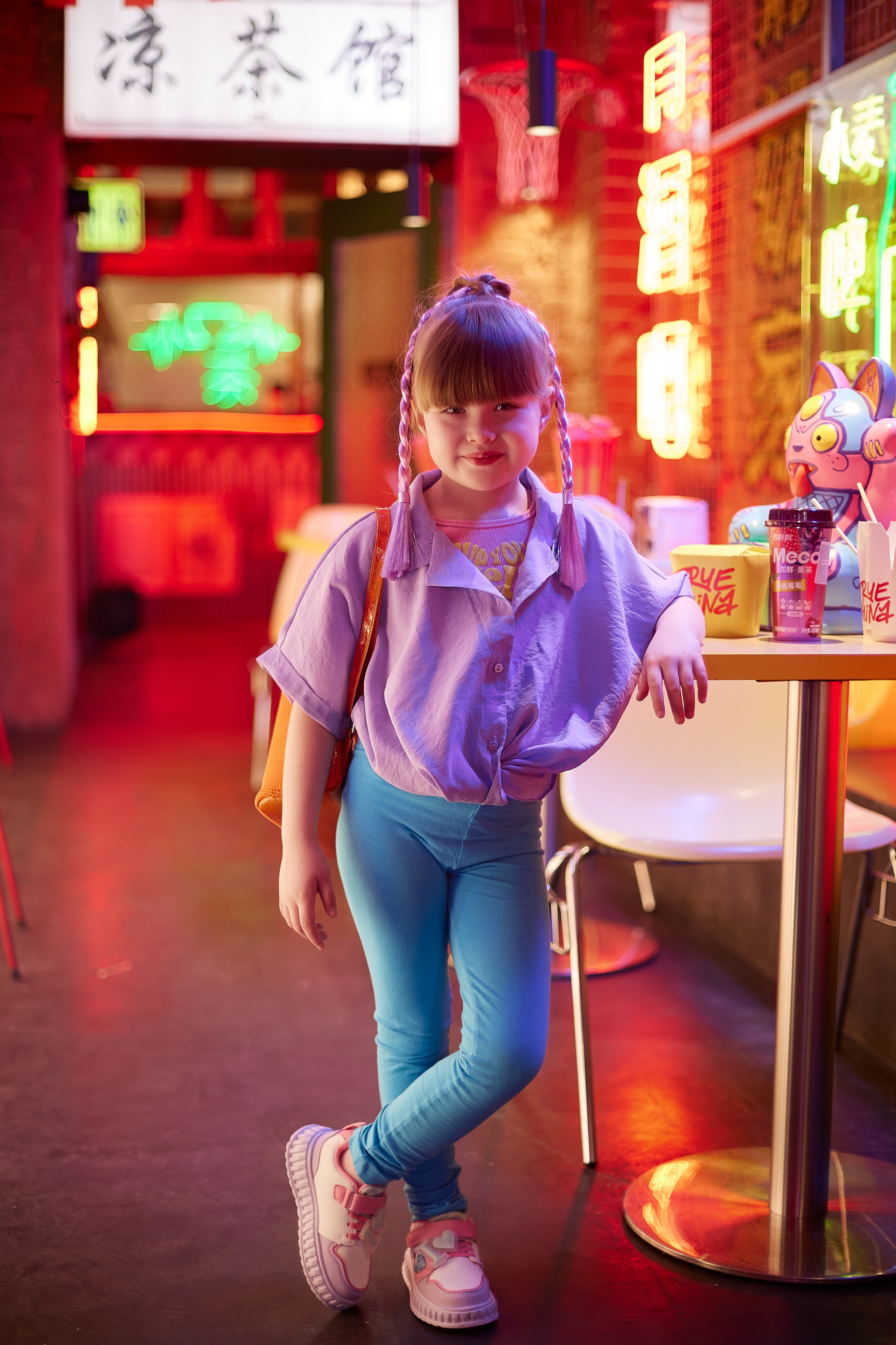 Неоновая фотосессия для м/а Happy kids. Виктория Ларина — Портретный профессиональный фотограф в Иркутске