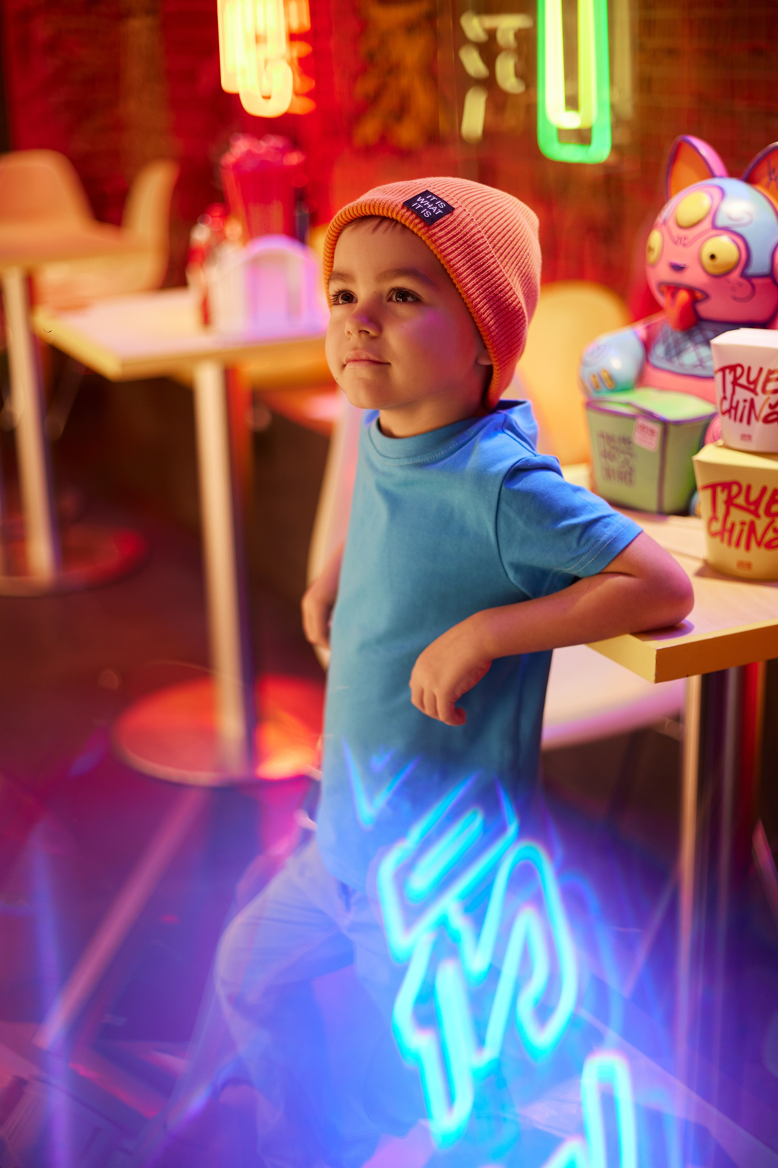 Неоновая фотосессия для м/а Happy kids. Виктория Ларина — Портретный профессиональный фотограф в Иркутске