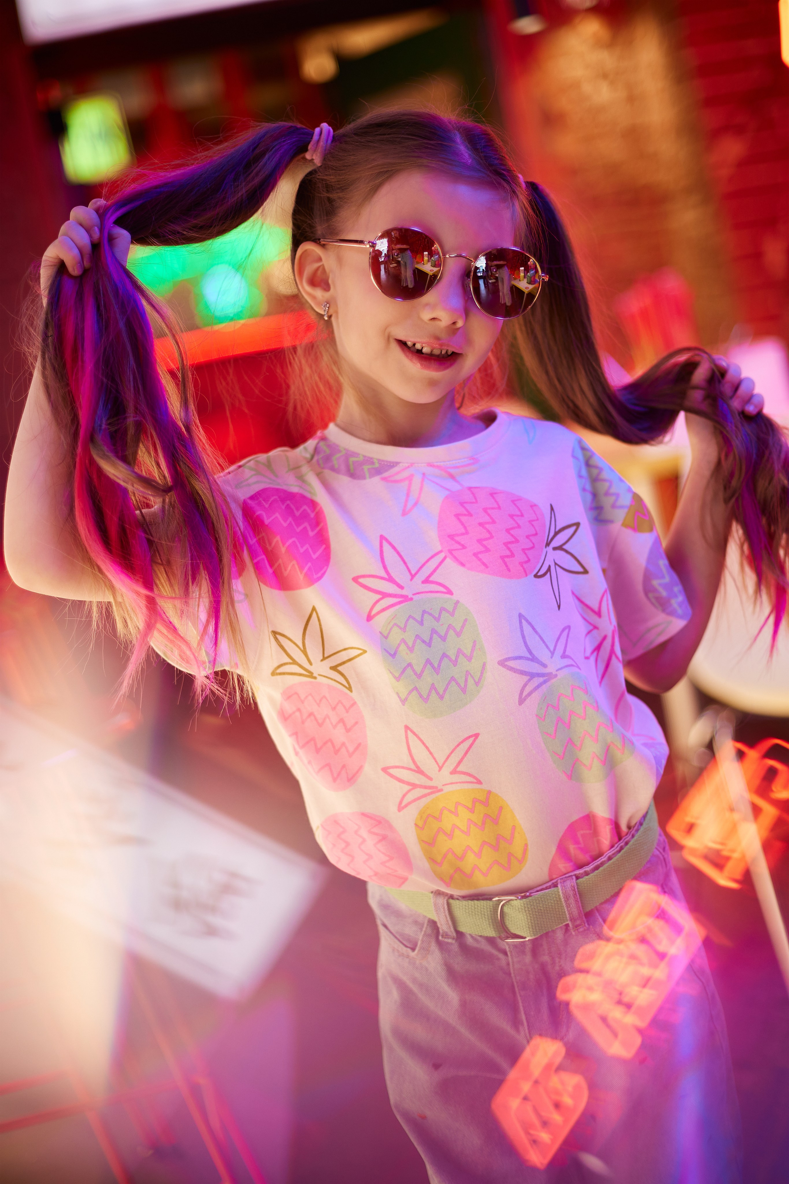 Неоновая фотосессия для м/а Happy kids. Виктория Ларина — Портретный профессиональный фотограф в Иркутске