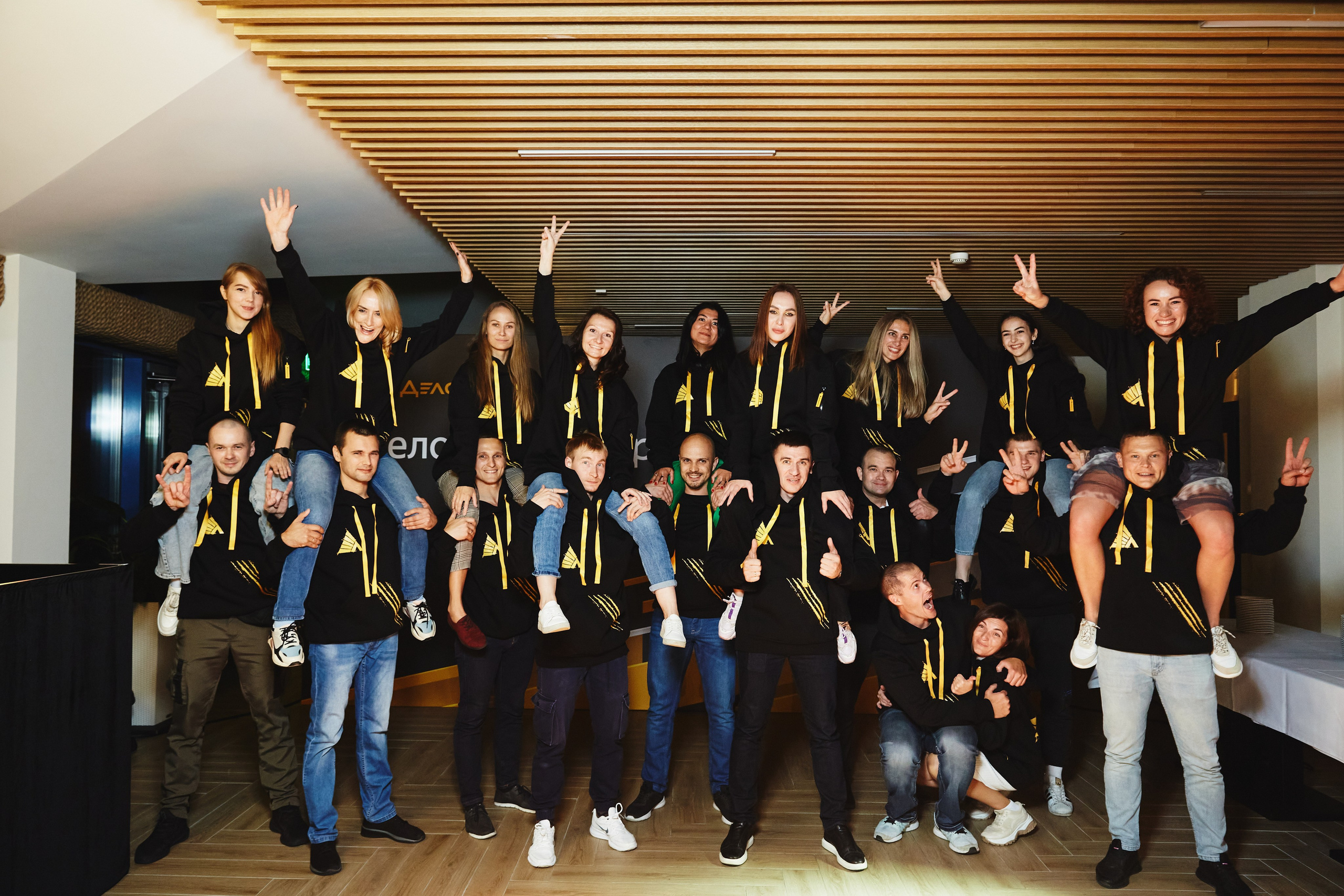 Фотограф на тимбилдинг: спортивное командообразование за городом. КонТайм: профессиональная съемка для организаций