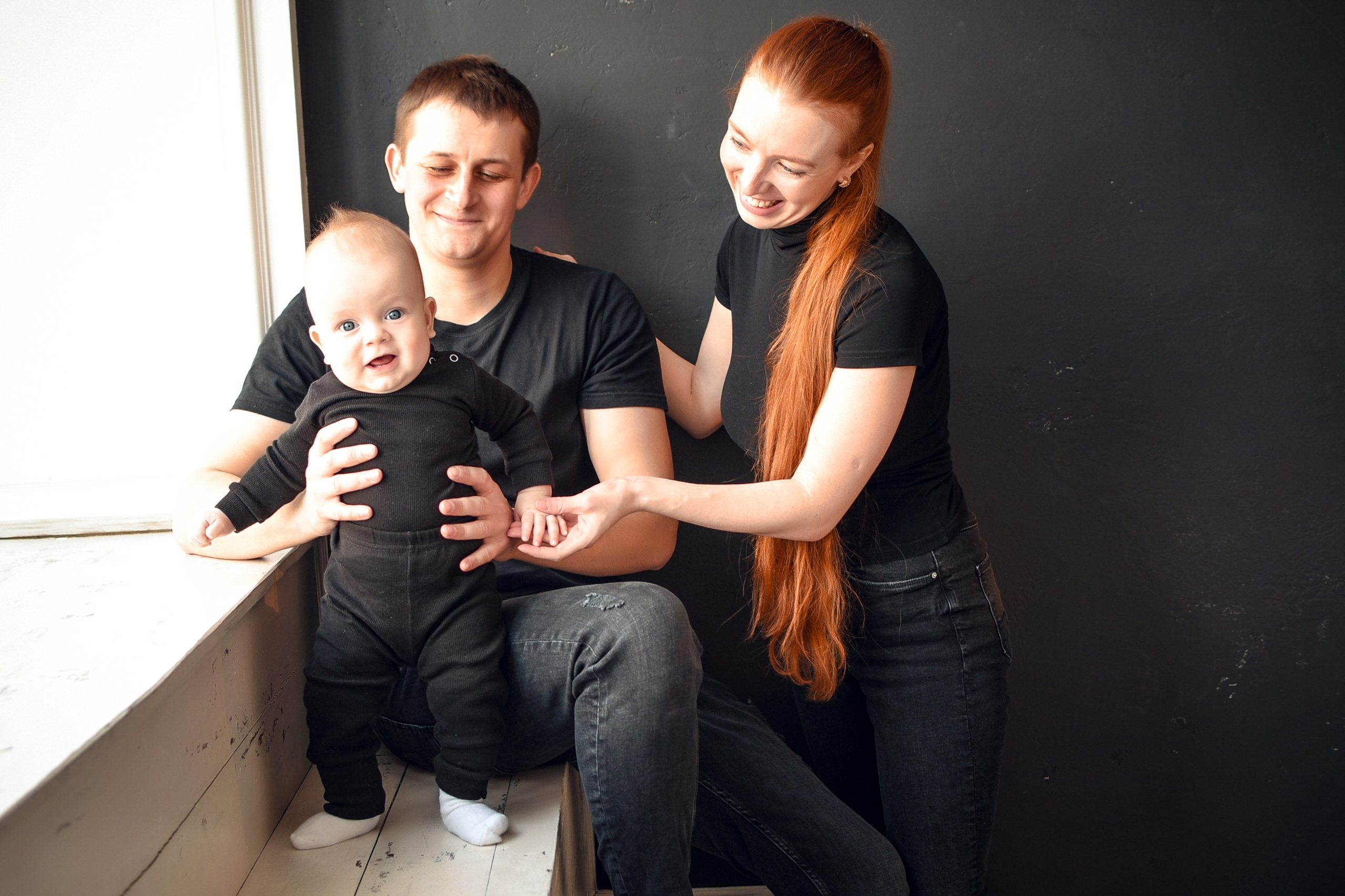 Семейная студийная фотосессия 3. Свадебный, семейный, детский, контент фотограф в Омске Максим Ильин