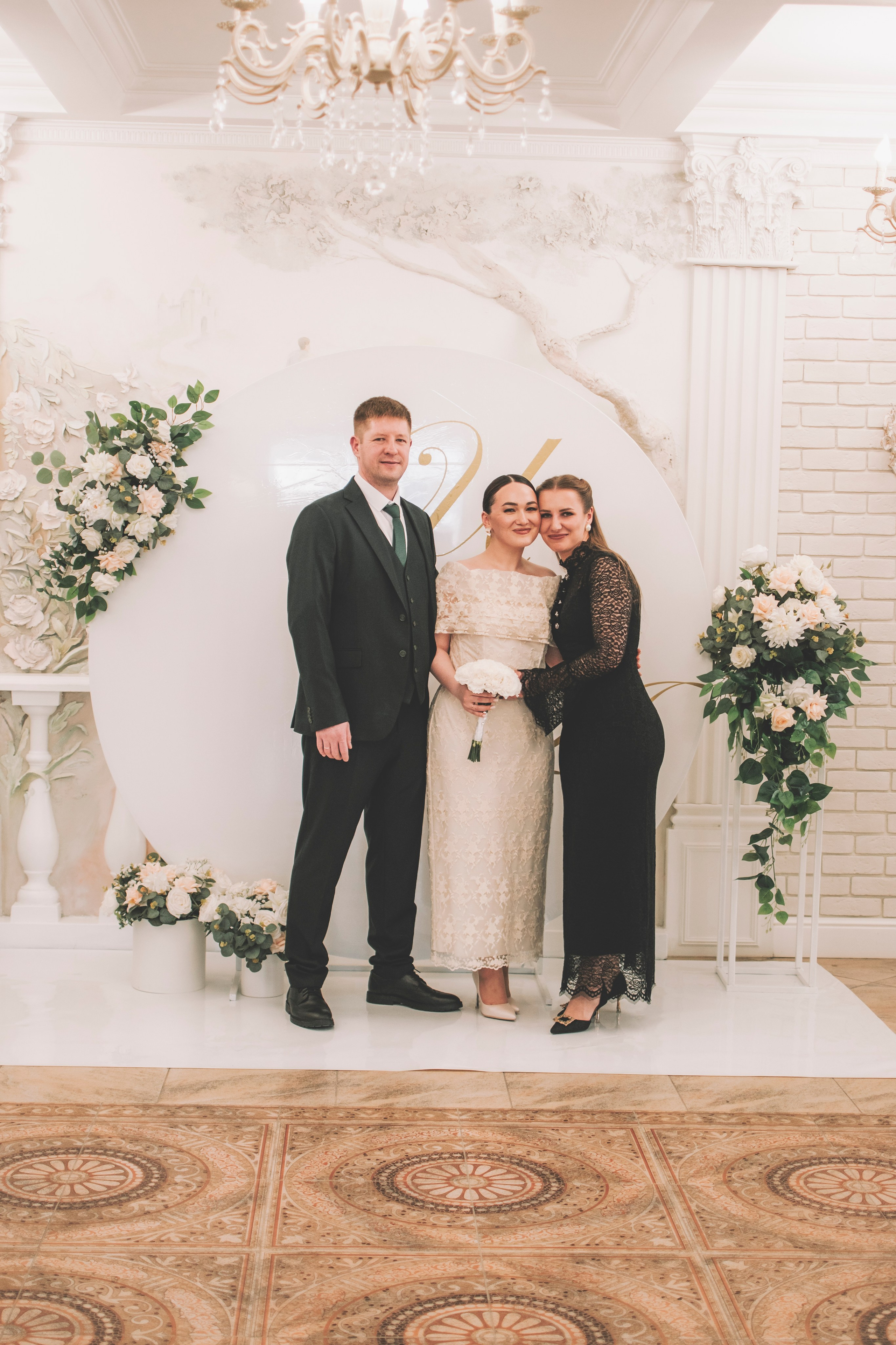 26.04.2025 (Фотосессия, роспись в Онии + фото с банкета). Семейный и свадебный фотограф Губкинский и Ставрополь