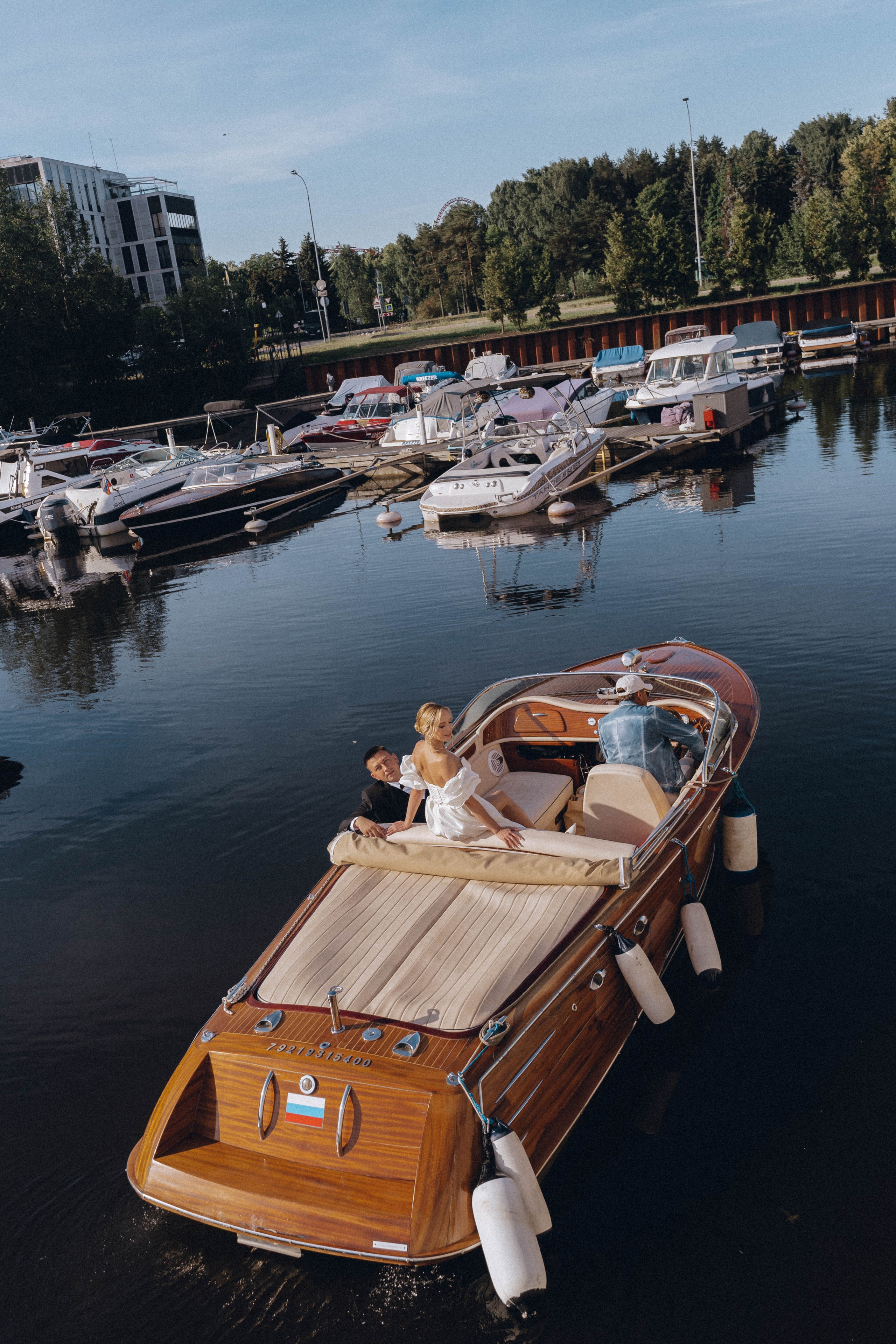 СВАДЕНБНАЯ СЬЕМКА НА КАТЕРЕ ПО КАНАЛАМ САНКТ-ПЕТЕРБУРГА И В АКВАТОРИИ НЕВЫ. Профессиональный фотограф, Санкт-Петербург — Виктория Богомолова