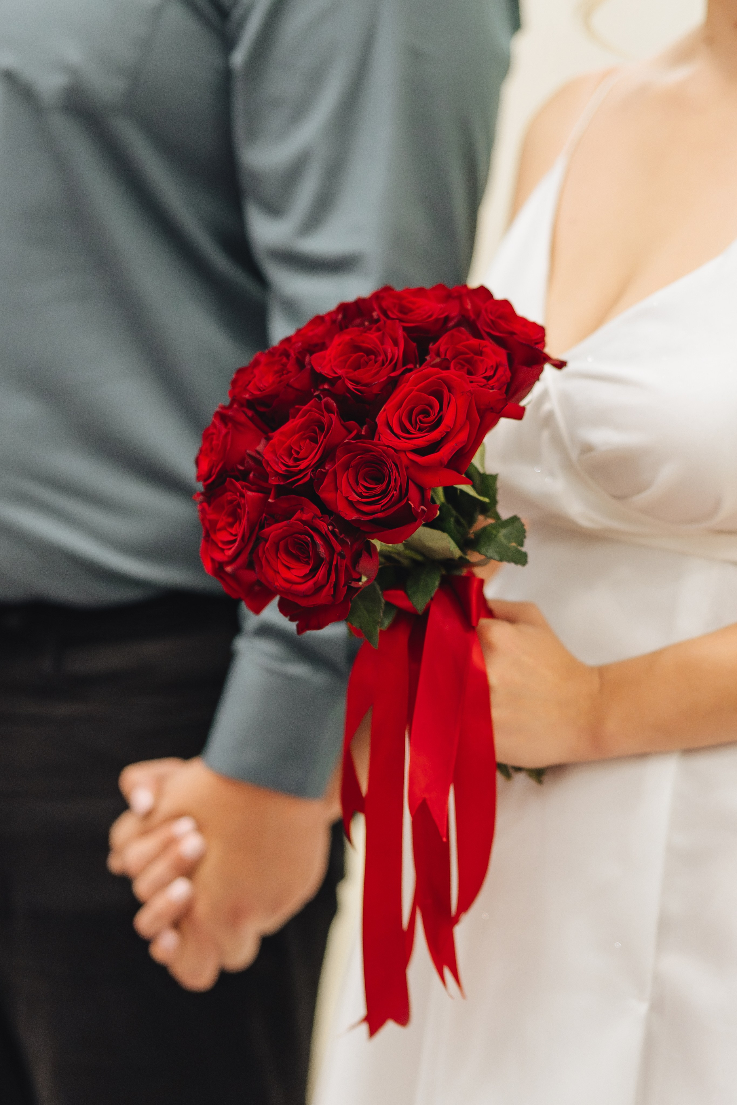 Свадебный букет красные розы