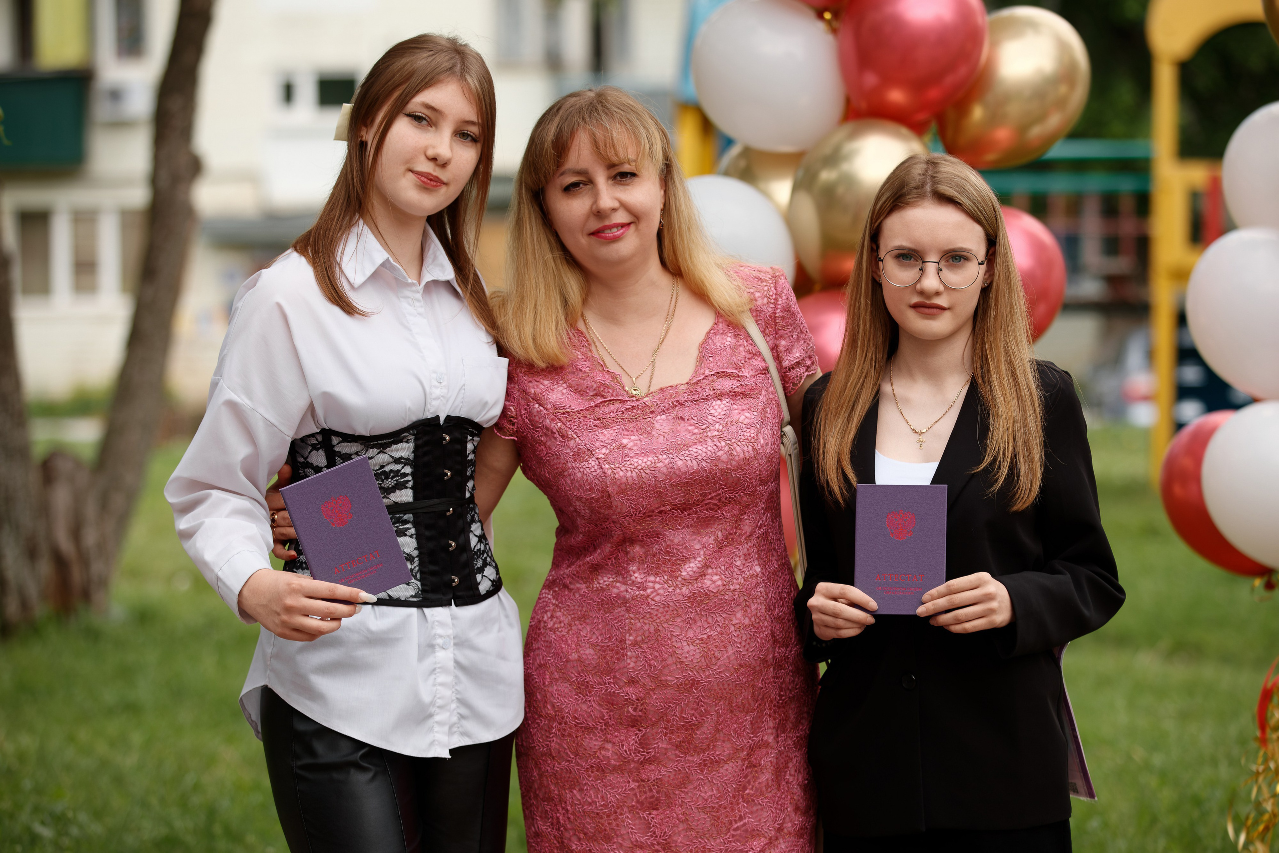 Вручение аттестатов Школа № 57. Семейный фотограф — Макс Белогрудов