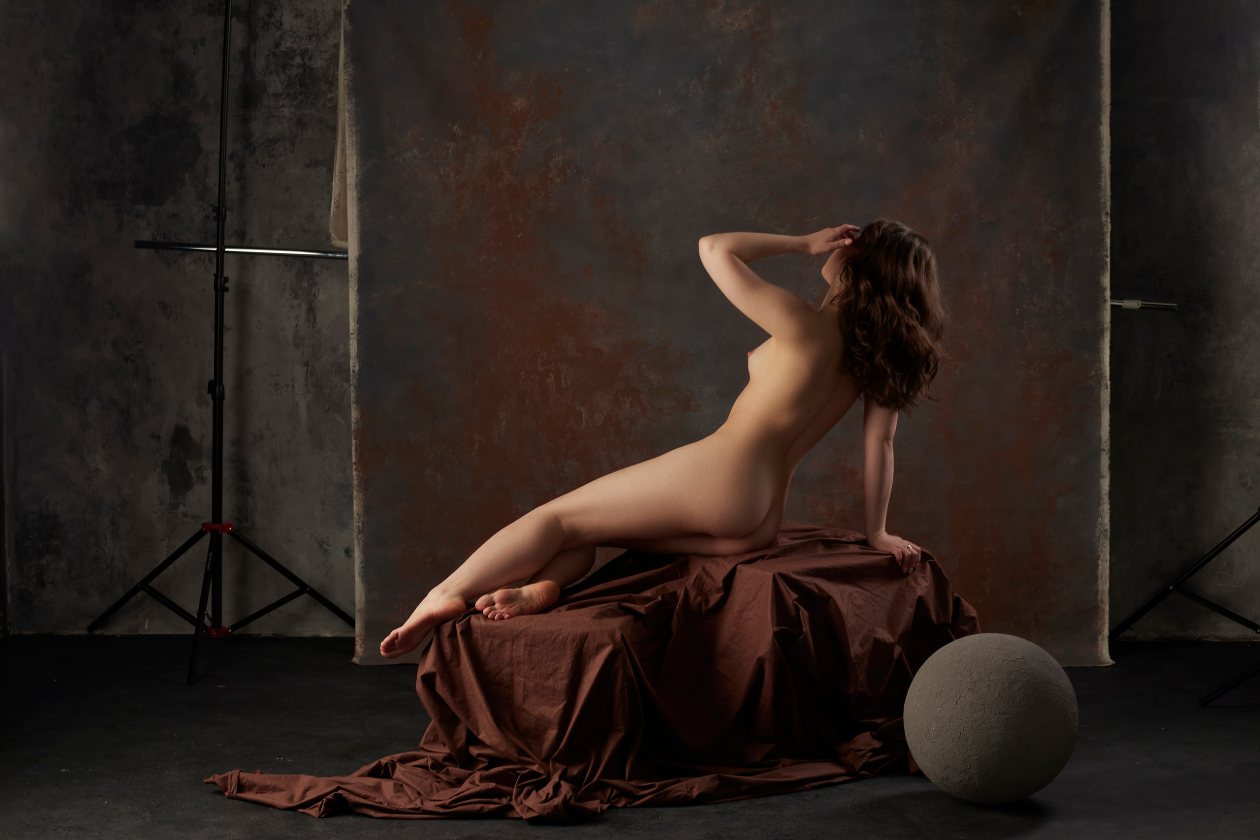 Artistic Nude Photography – Elegant and Minimalist Photo Collection