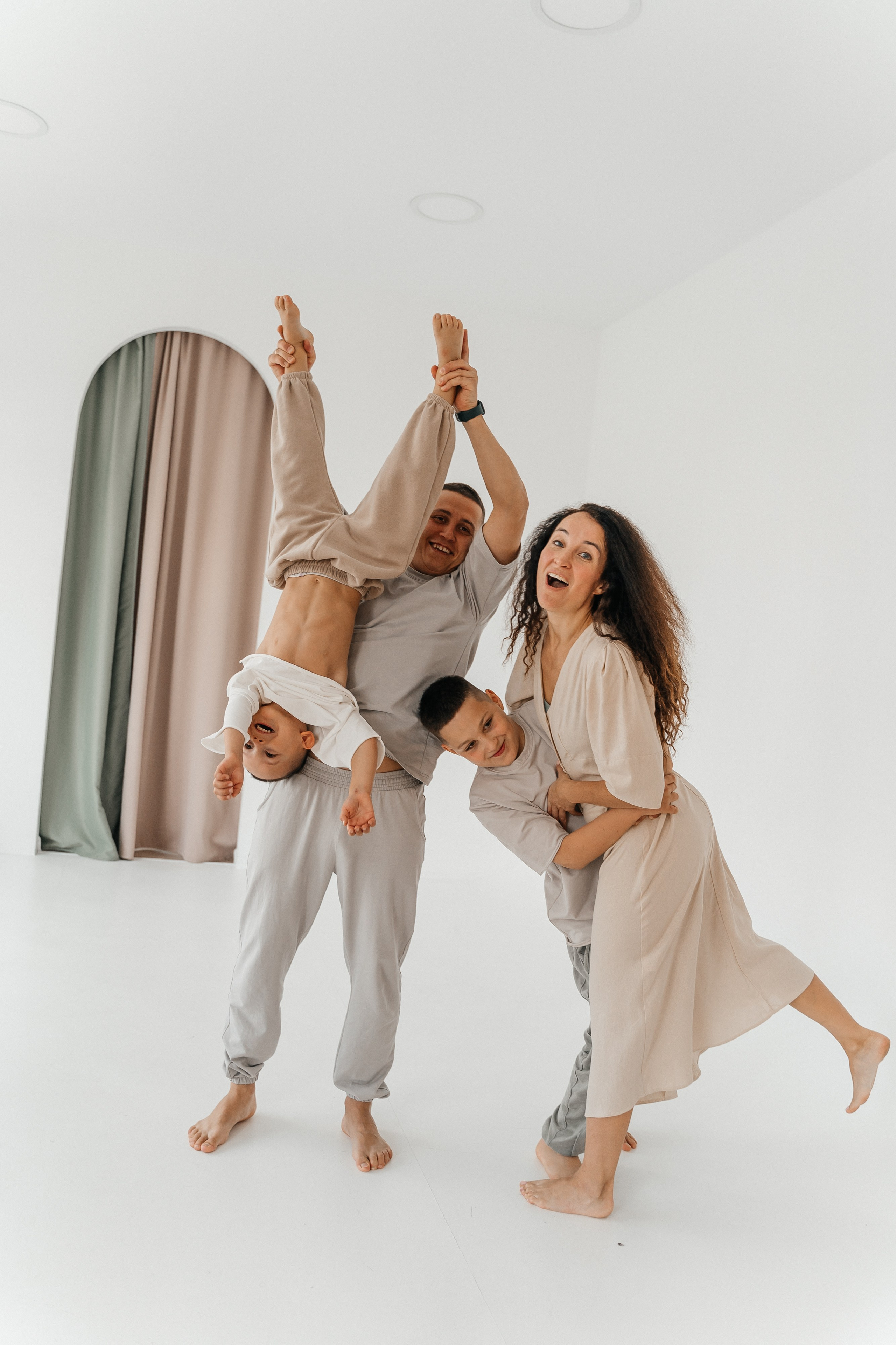 Илья, Вера, Сёма и Дима. Волик Мария