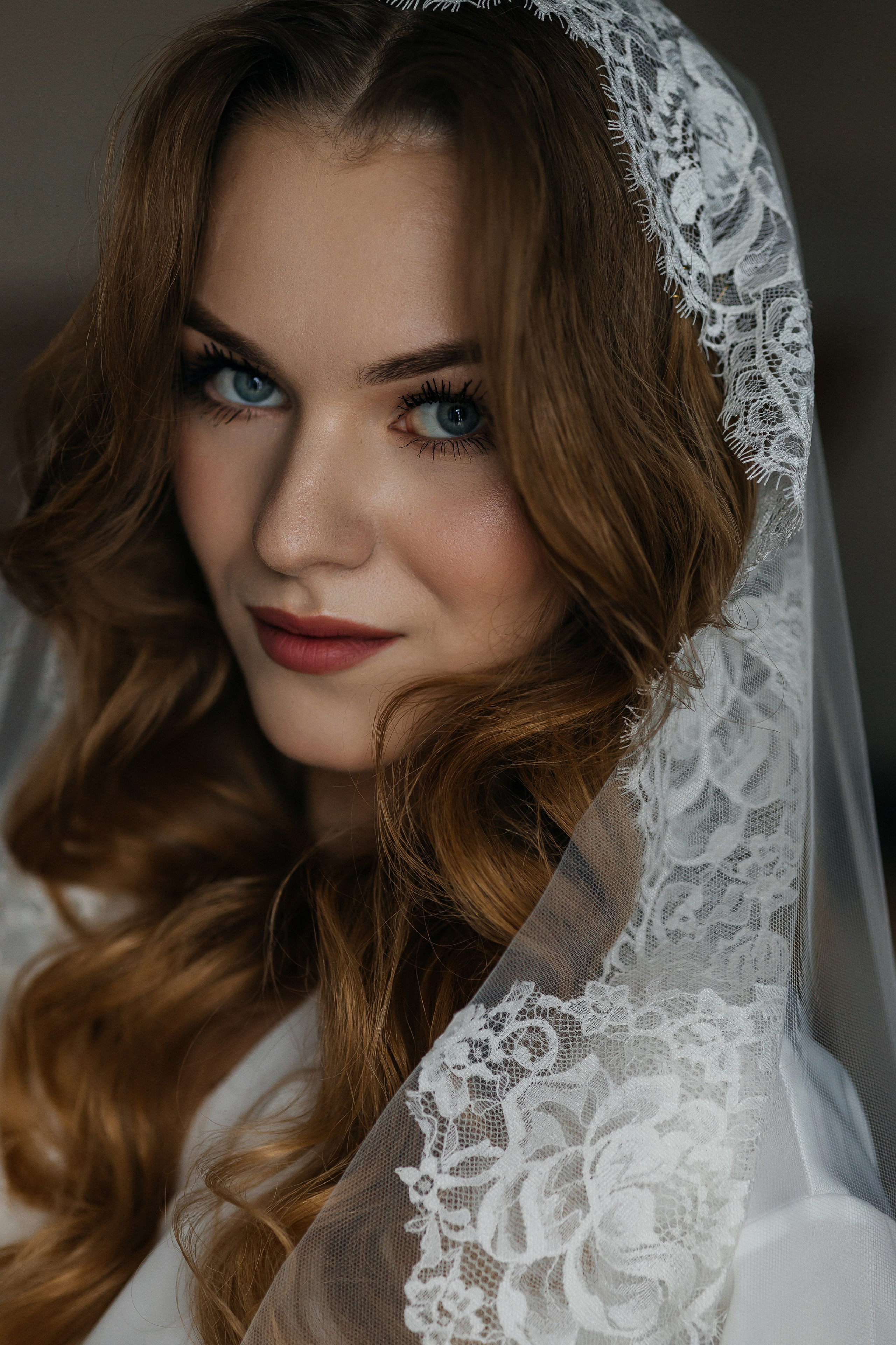 Роскошное утро пары в номере отеля. Олег Сверчков | Свадебный фотограф Вологда