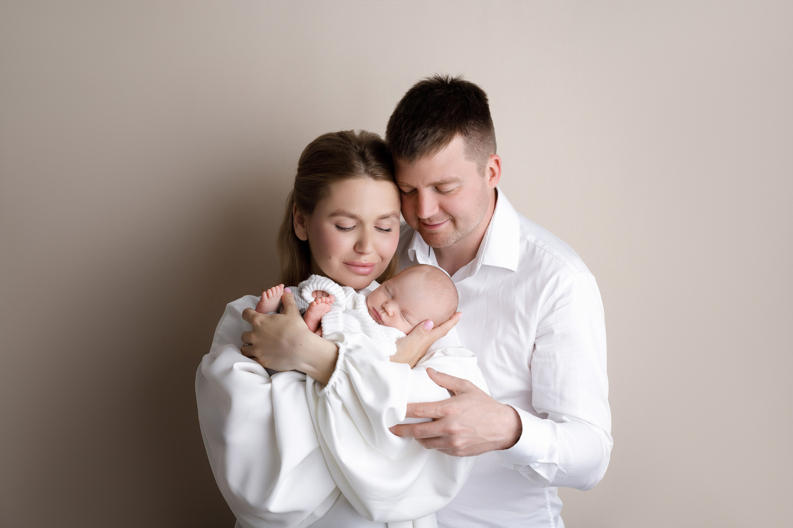 Семейные кадры newborn. Фотограф новорожденных в Ярославле Ольга Зимина