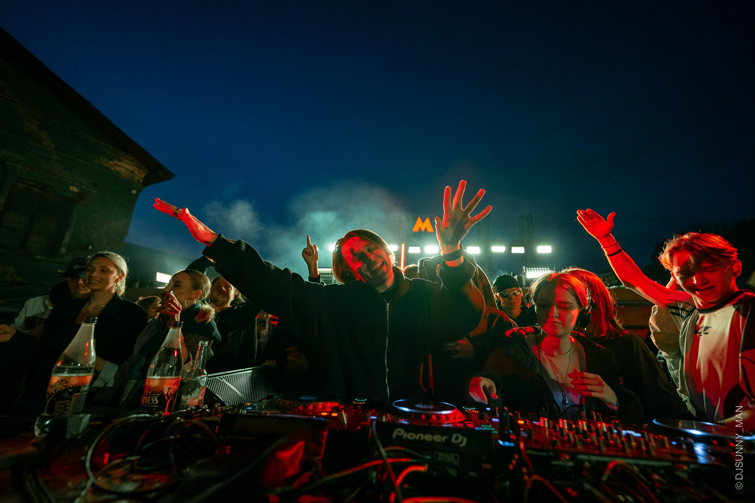 Metro Gorkovskaya. Sunnyman