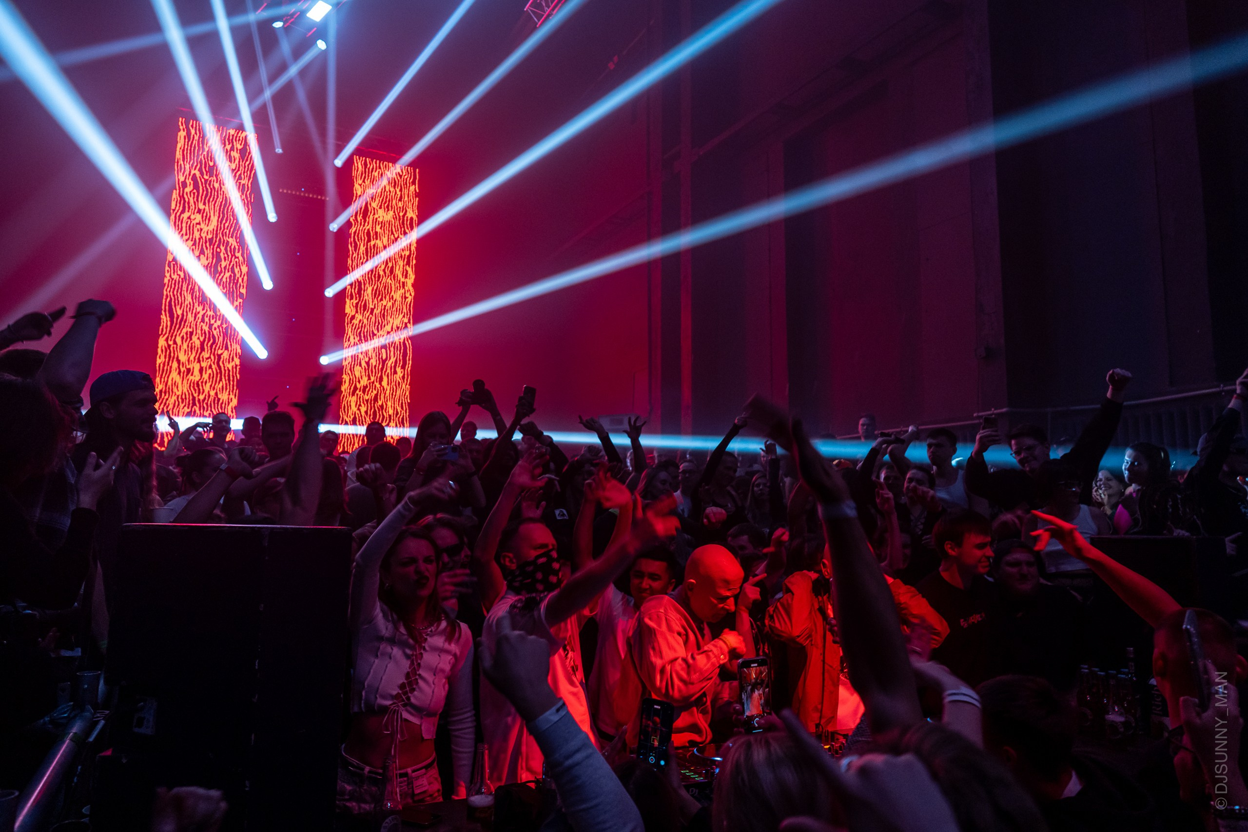 Metro Gorkovskaya ЦЕХ. Sunnyman