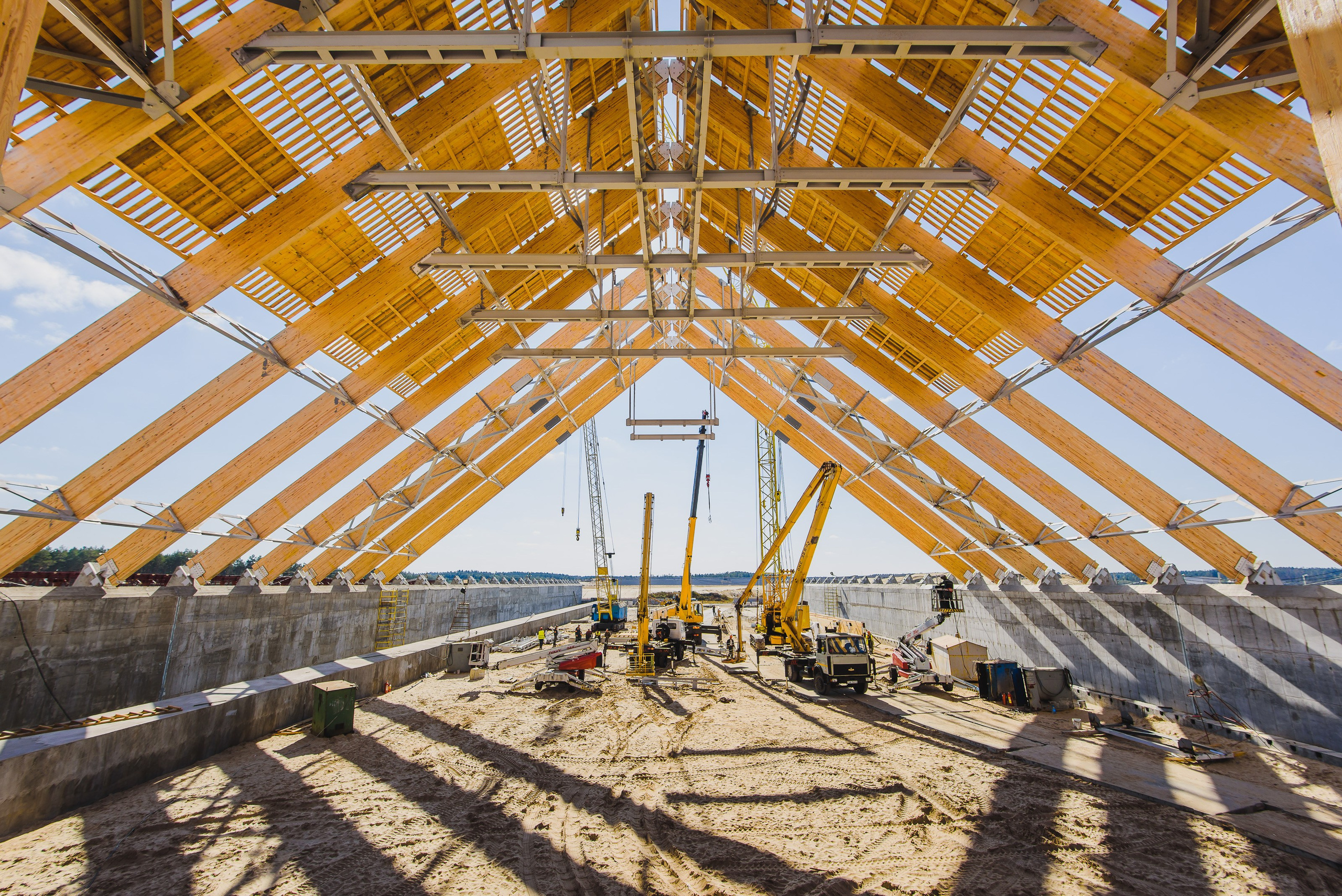 Незавершенное строительство. Фотограф Олег Юршевич Солигорск Минск