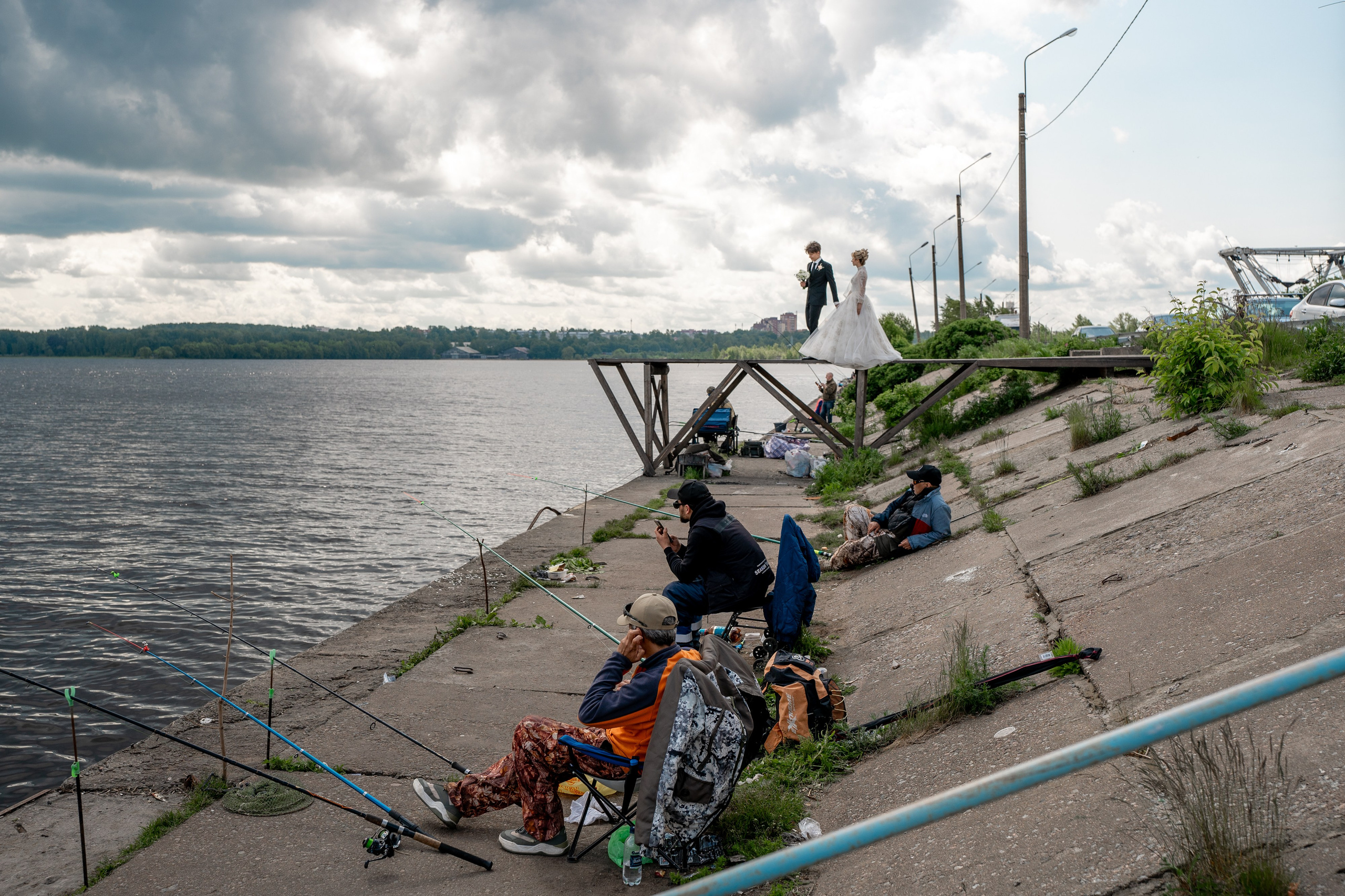 Красивые места для свадебной фотосессии летом в Санкт-Петербурге. Свадебный фотограф Александр Невский в Санкт-Петербурге