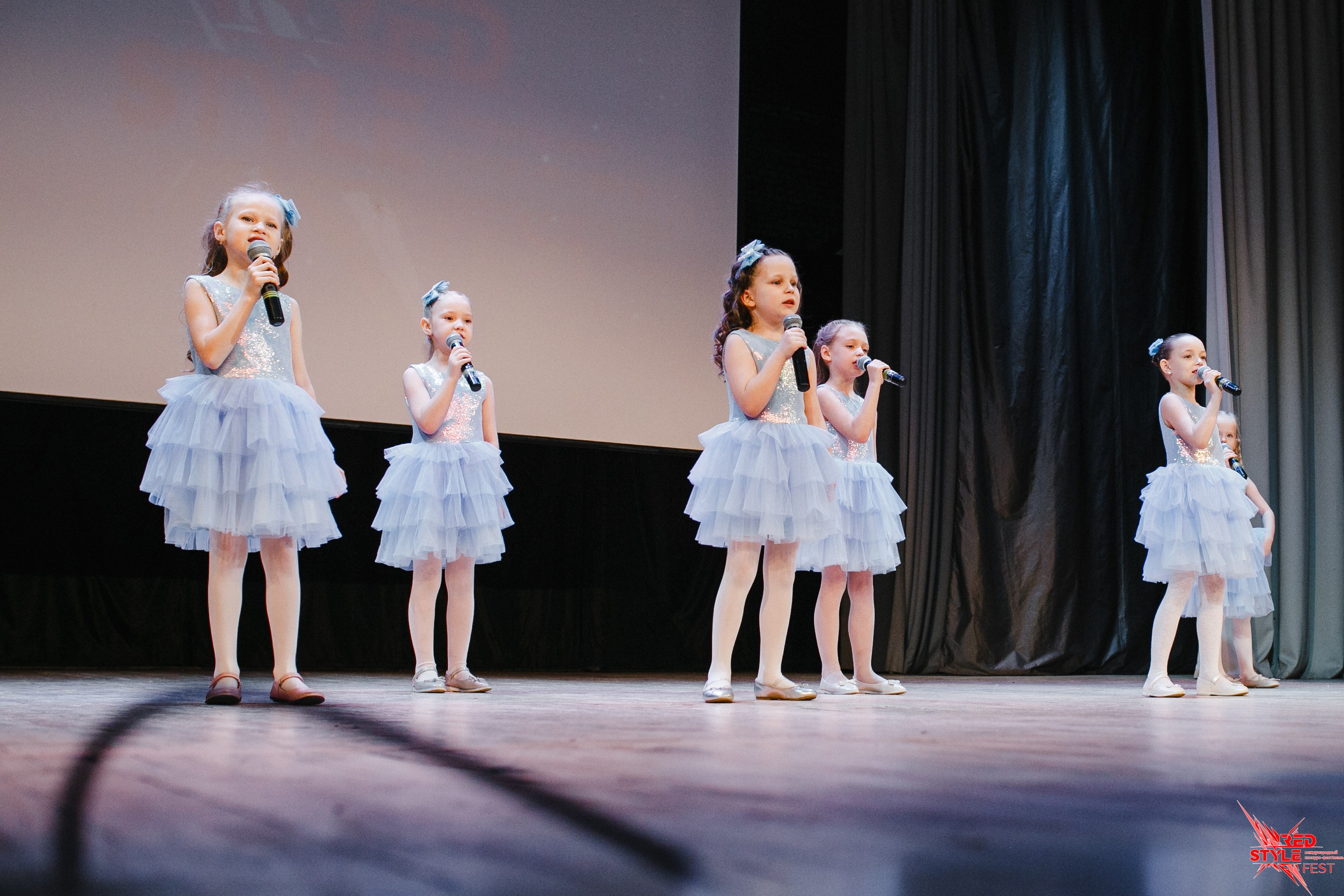 Концерты new line dance-magic universe-red. Фотограф в Новосибирске Ася Зверева