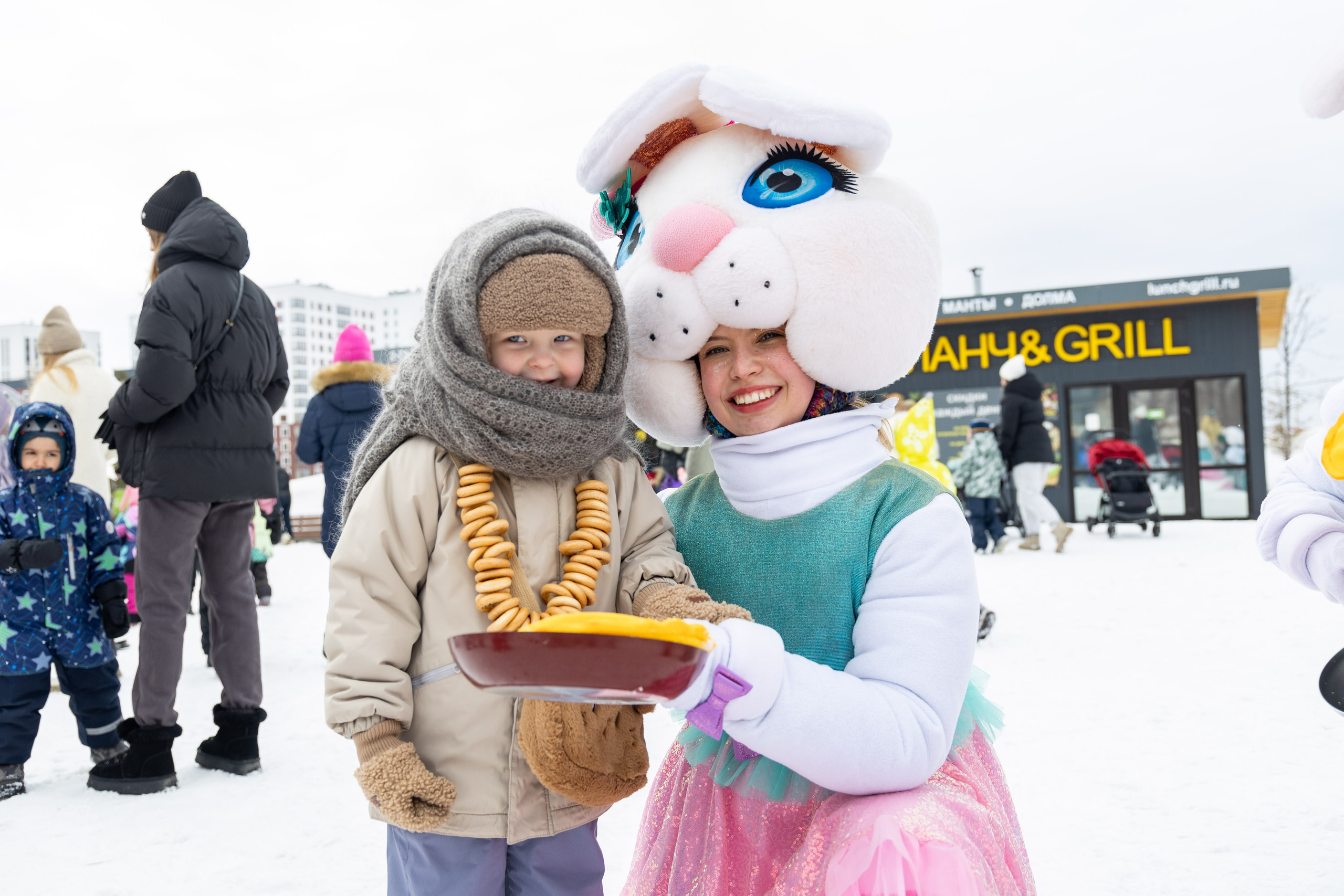 Масленица у застройщика «Эталон». Фотограф Родион Нарудинов