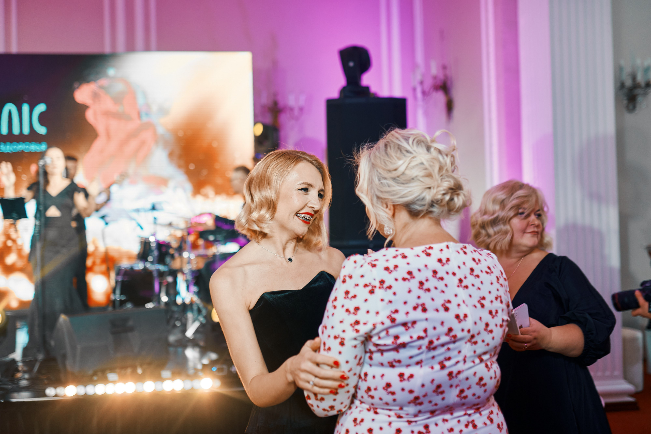 Eva clinic. Репортажной фотограф Ариан