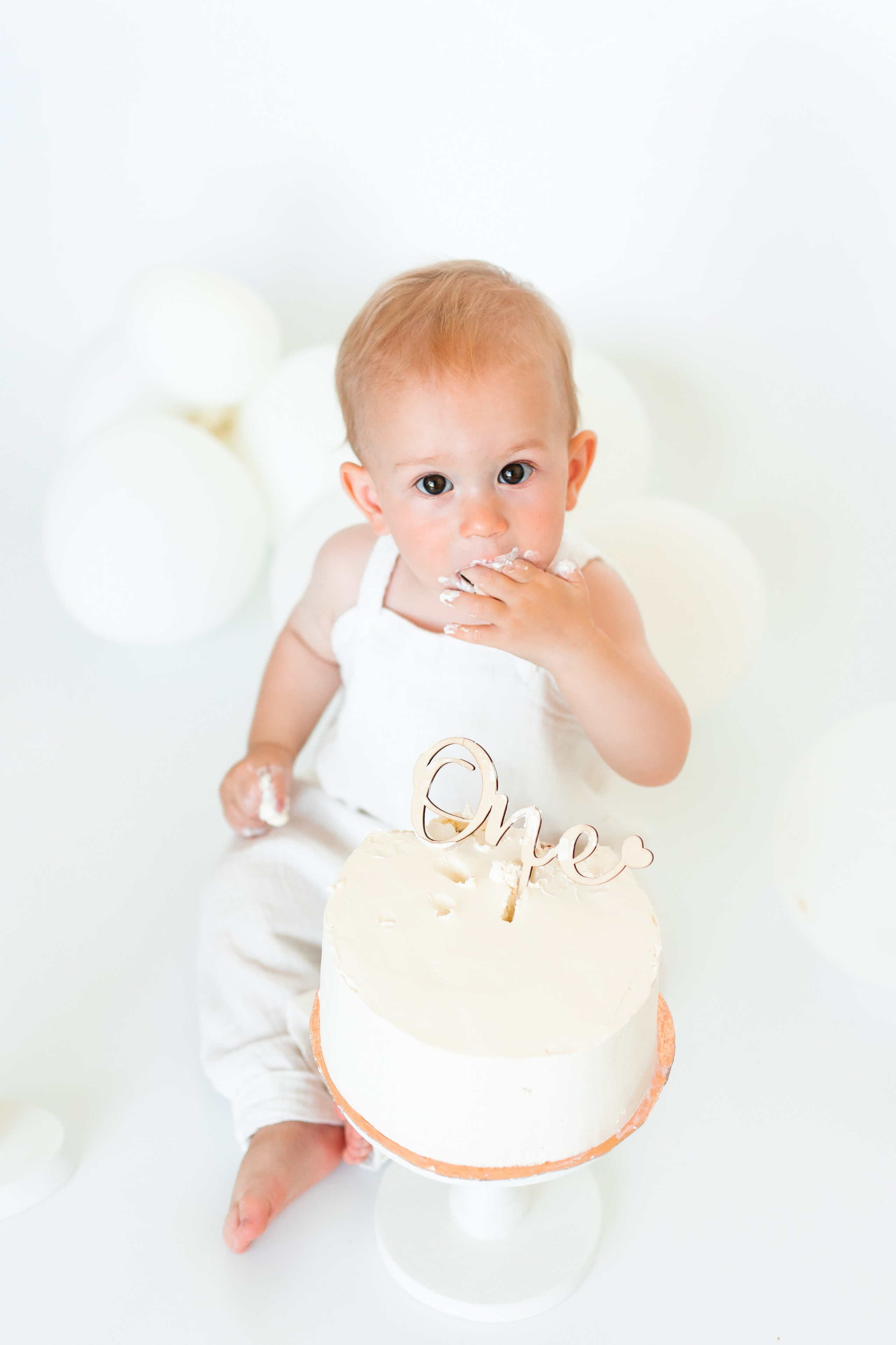 Крушение торта, Smash cake. Детская, семейная фотостудия в Санкт-Петербурге