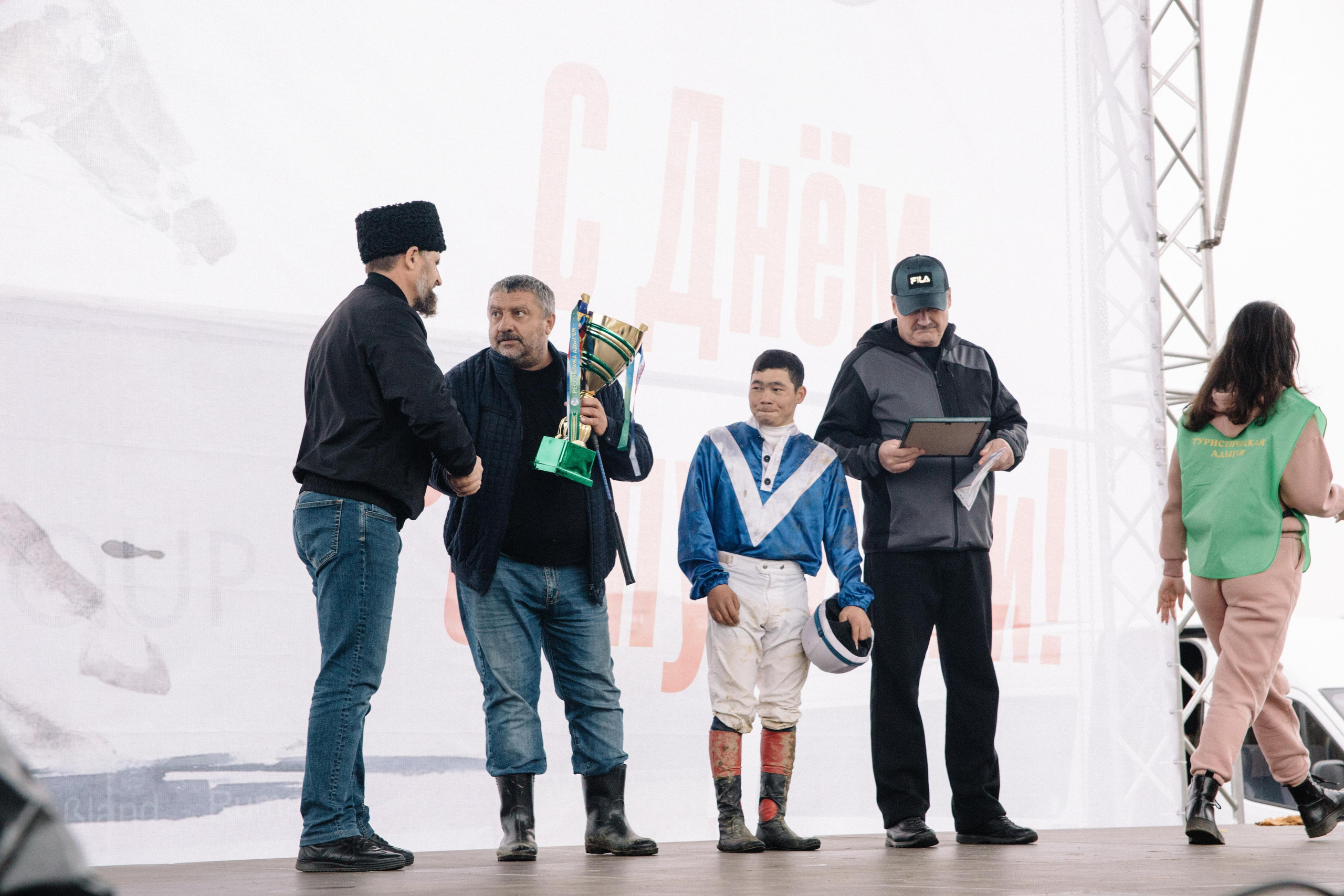 100-летие государственности Республики Адыгея. Скачки. Семейный и свадебный фотограф в Майкопе Михаил Мартиросян