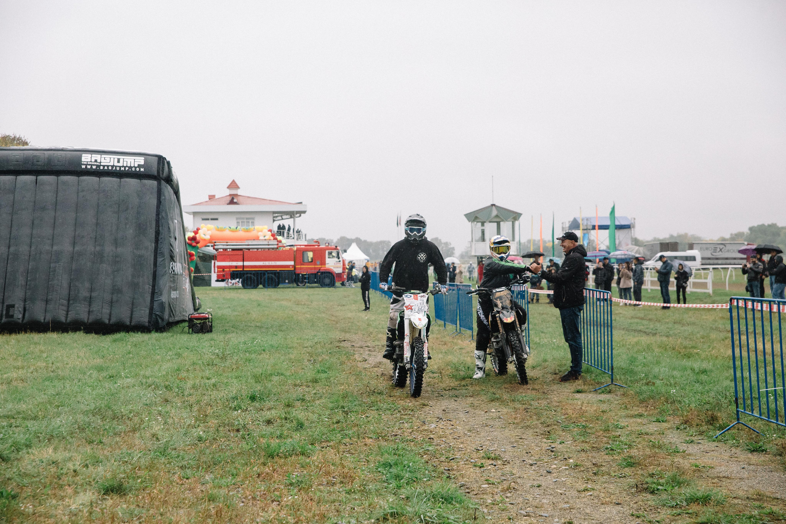 100-летие государственности Республики Адыгея. Скачки. Семейный и свадебный фотограф в Майкопе Михаил Мартиросян