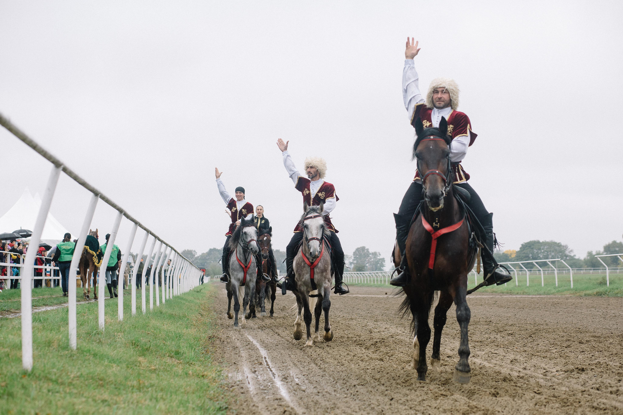 100-летие государственности Республики Адыгея. Скачки. Семейный и свадебный фотограф в Майкопе Михаил Мартиросян
