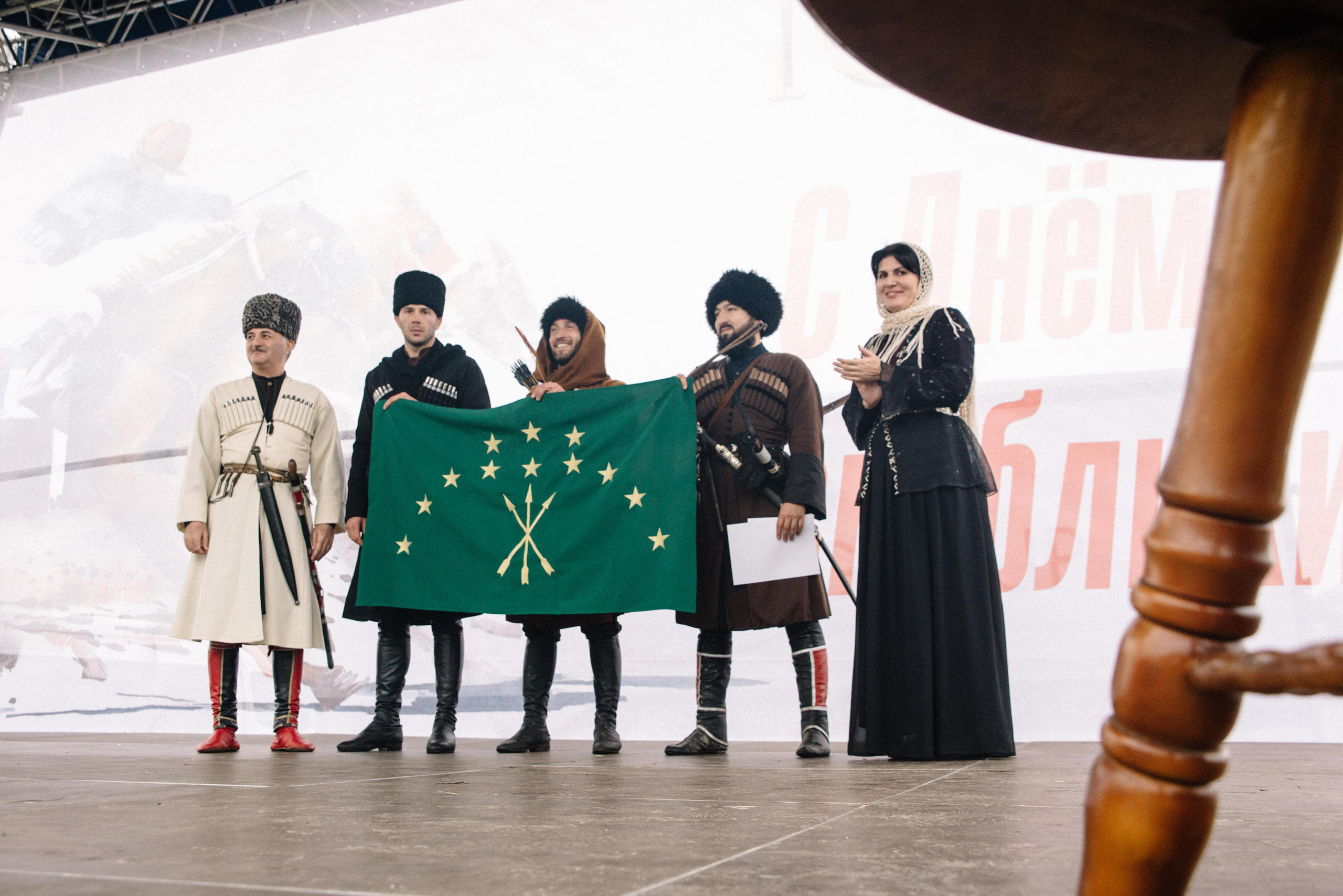 100-летие государственности Республики Адыгея. Скачки. Семейный и свадебный фотограф в Майкопе Михаил Мартиросян