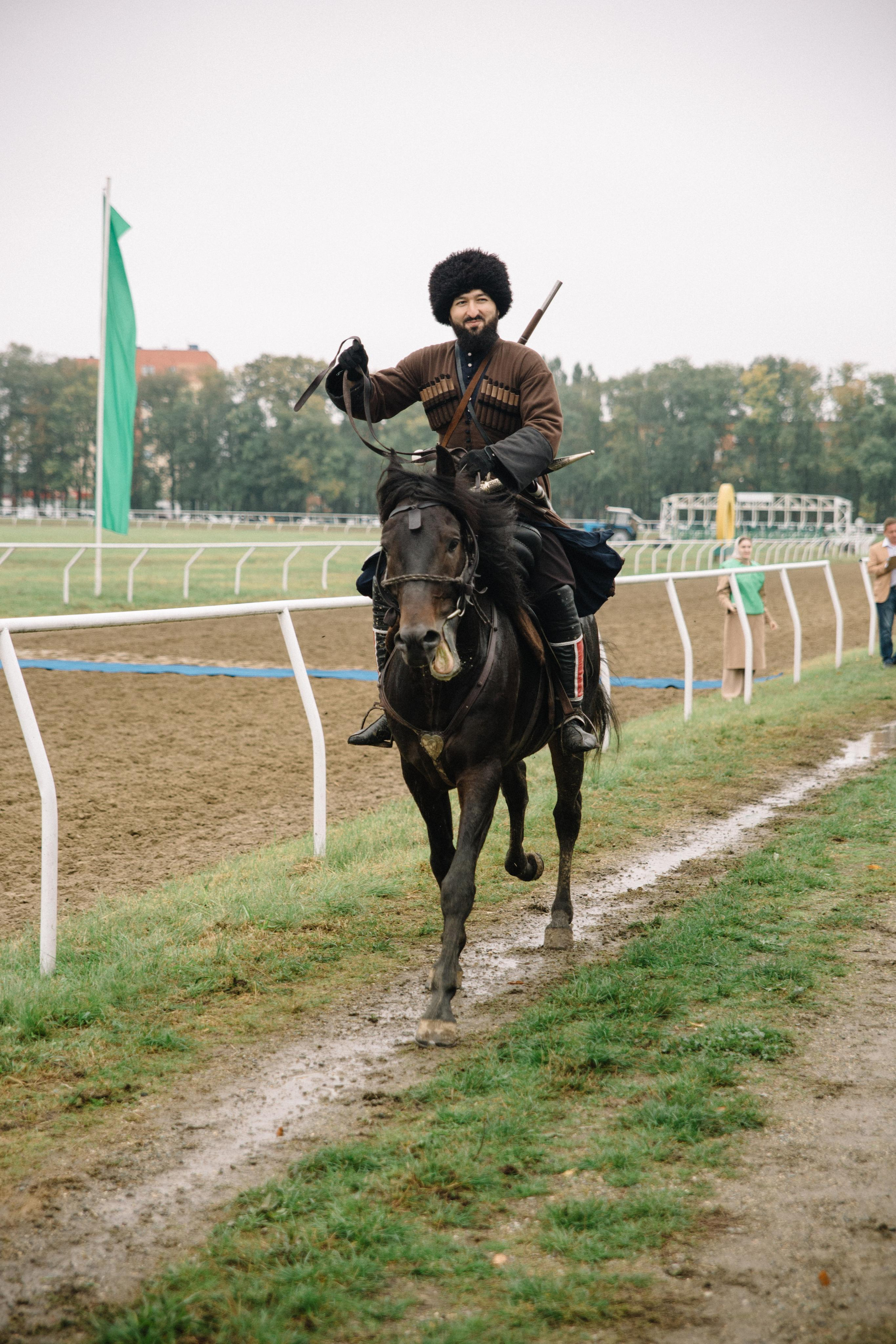 100-летие государственности Республики Адыгея. Скачки. Семейный и свадебный фотограф в Майкопе Михаил Мартиросян