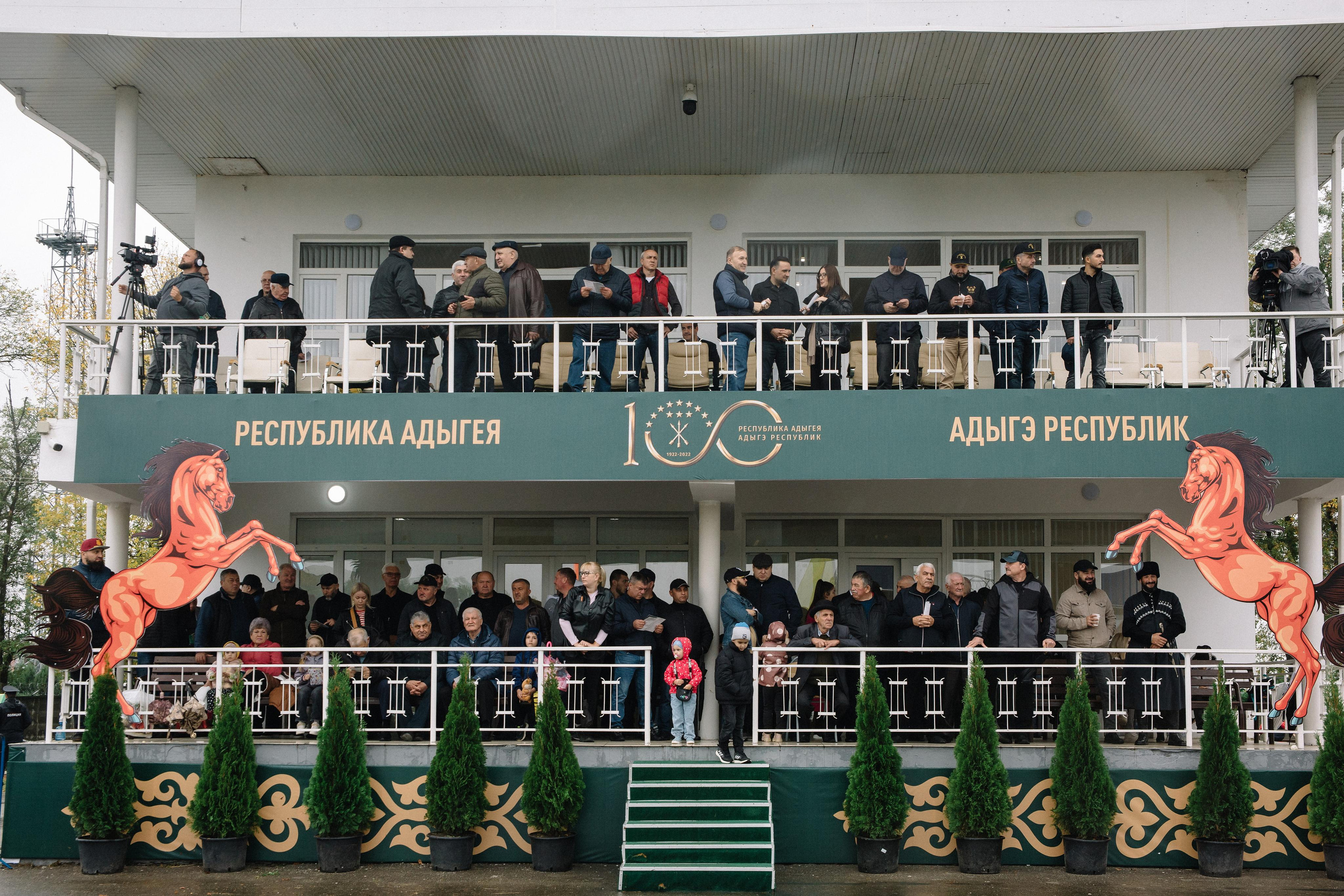 100-летие государственности Республики Адыгея. Скачки. Семейный и свадебный фотограф в Майкопе Михаил Мартиросян