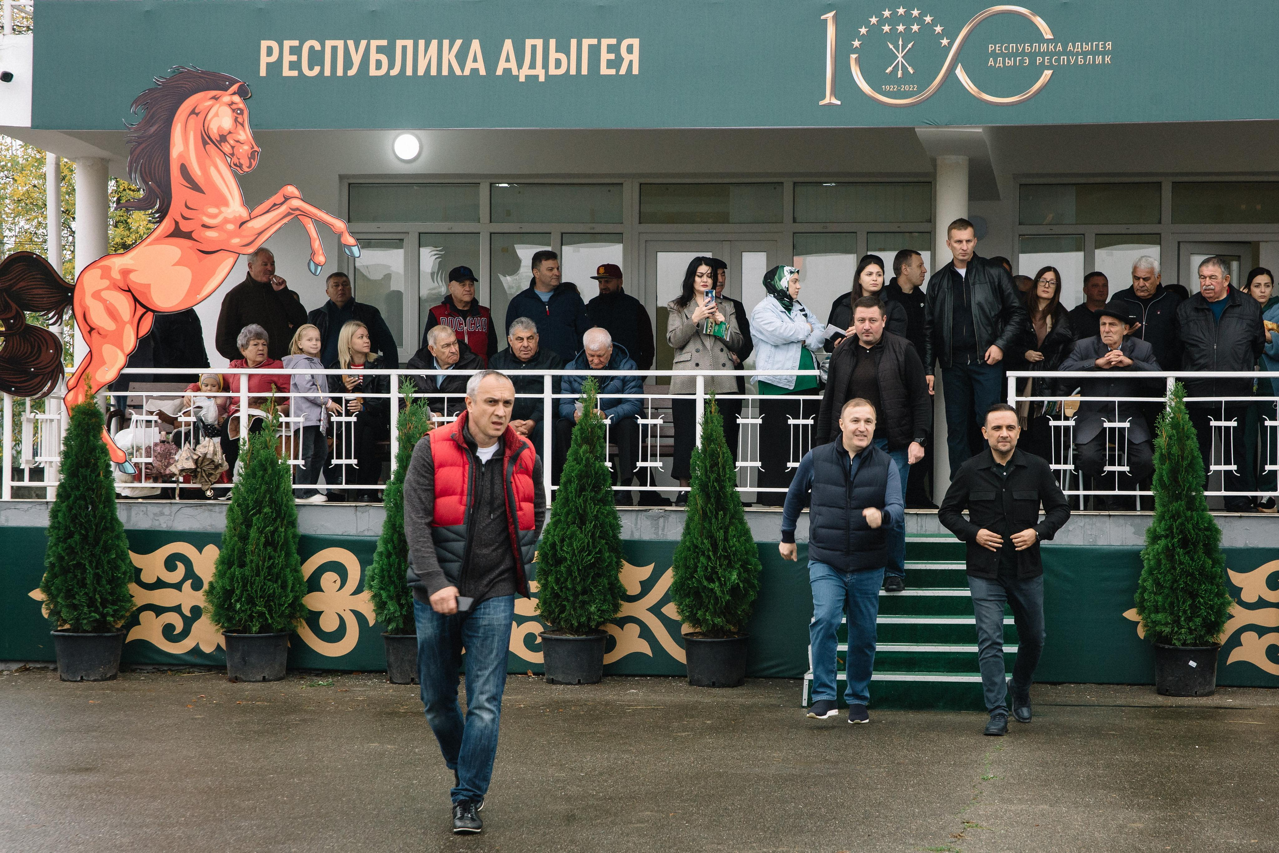 100-летие государственности Республики Адыгея. Скачки. Семейный и свадебный фотограф в Майкопе Михаил Мартиросян