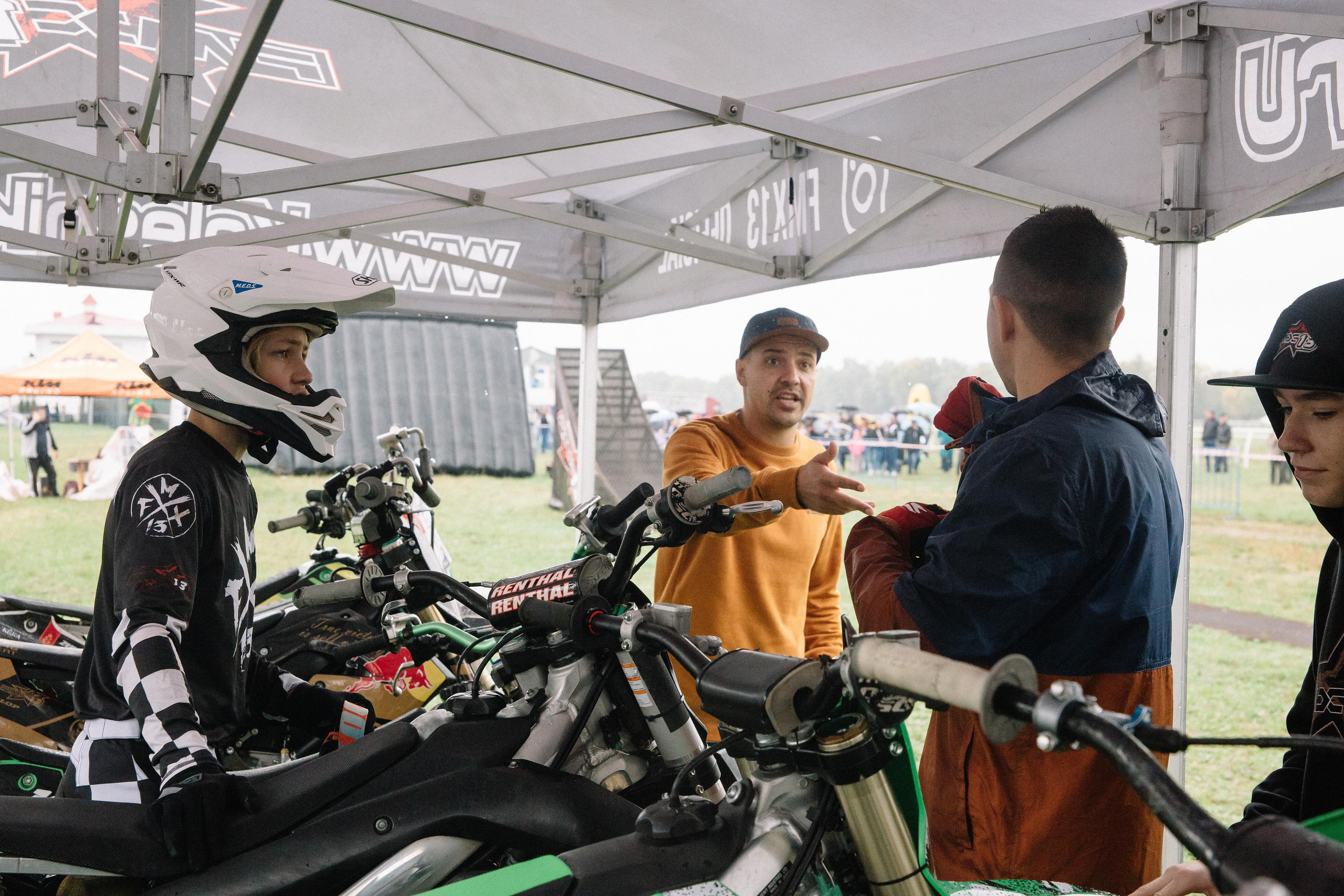 100-летие государственности Республики Адыгея. Скачки. Семейный и свадебный фотограф в Майкопе Михаил Мартиросян