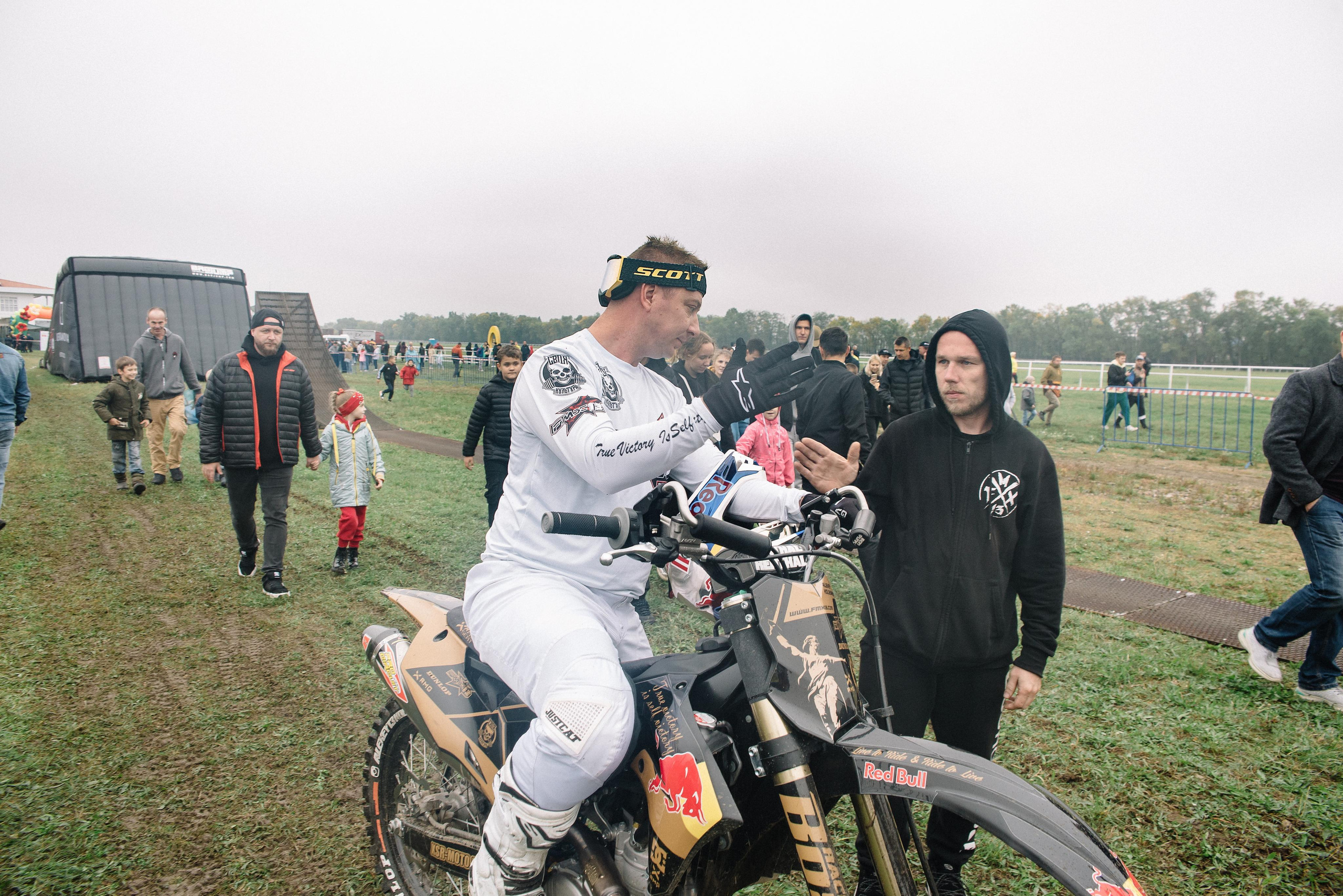 100-летие государственности Республики Адыгея. Скачки. Семейный и свадебный фотограф в Майкопе Михаил Мартиросян