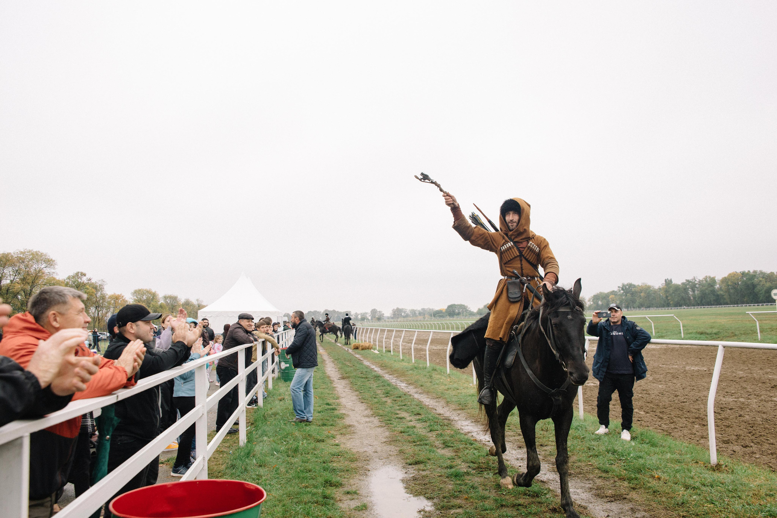 100-летие государственности Республики Адыгея. Скачки. Семейный и свадебный фотограф в Майкопе Михаил Мартиросян