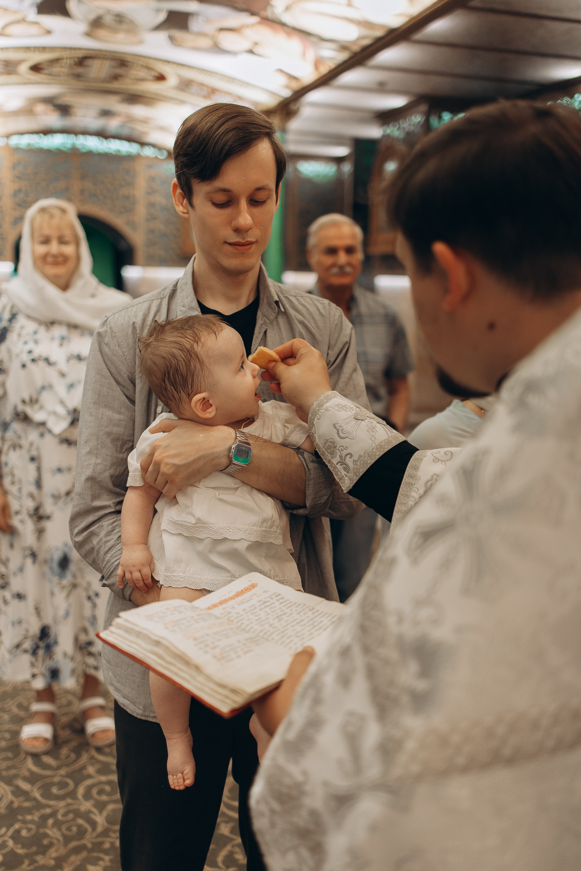 Таинство Крещения Михаила. Семейный фотограф в Краснодаре Храмова Анна