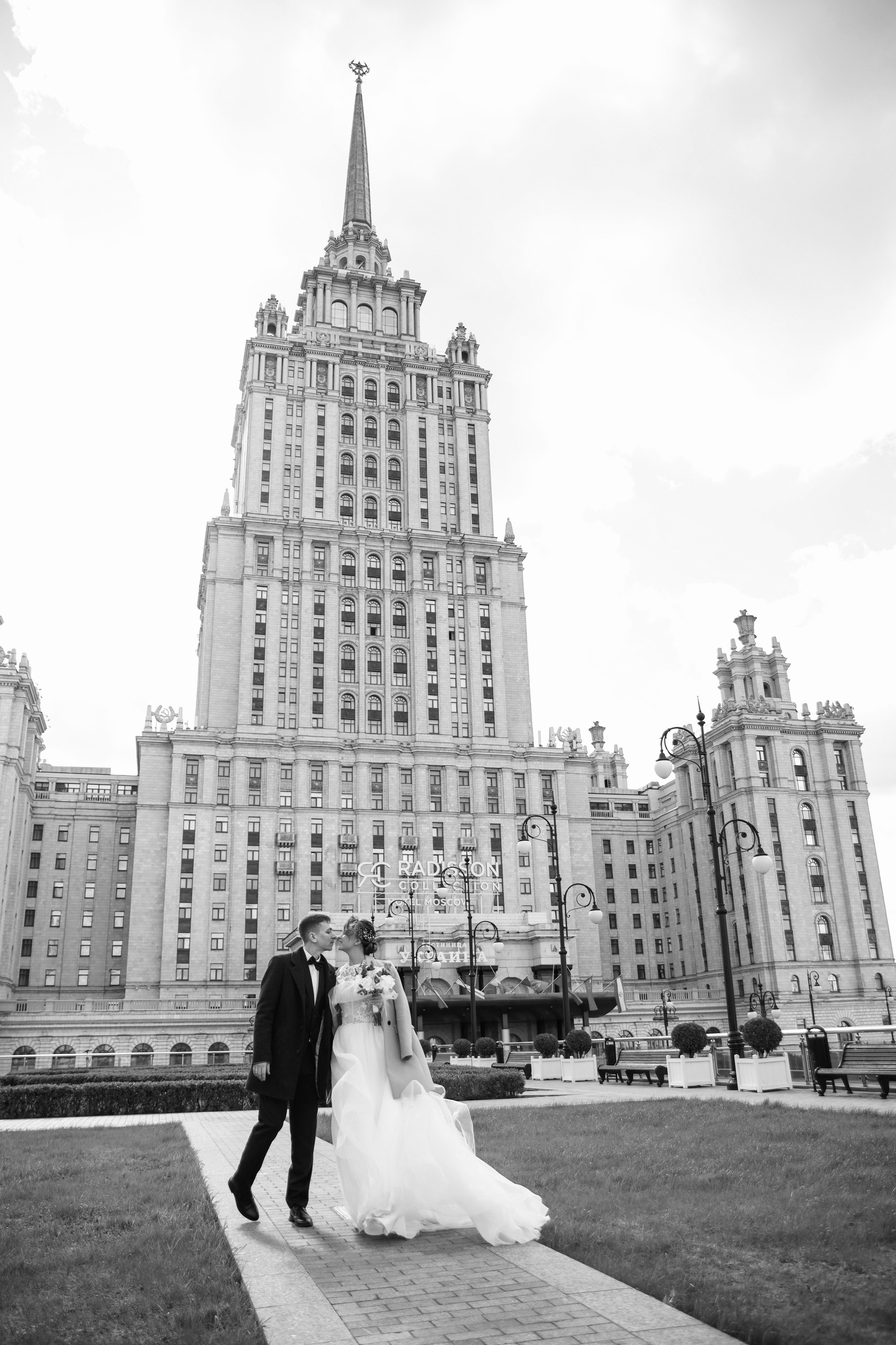 Алина и Илья Свадебная фотосессия гостиница Redisson. Главная