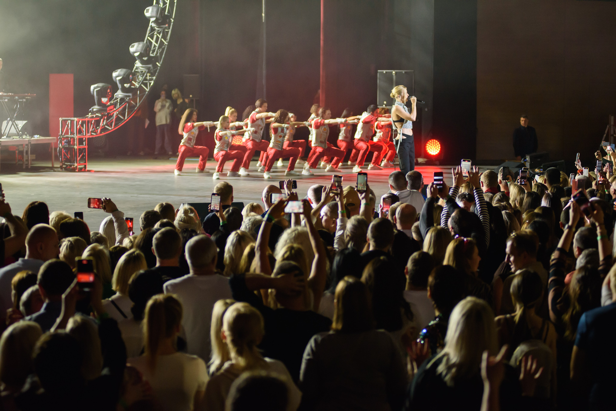 Дискотека 80-90-2000х — «Имена на все времена», Крокус Сити Холл. Бренд-фотограф для экспертов и блогеров в Москве Влада Горбовская
