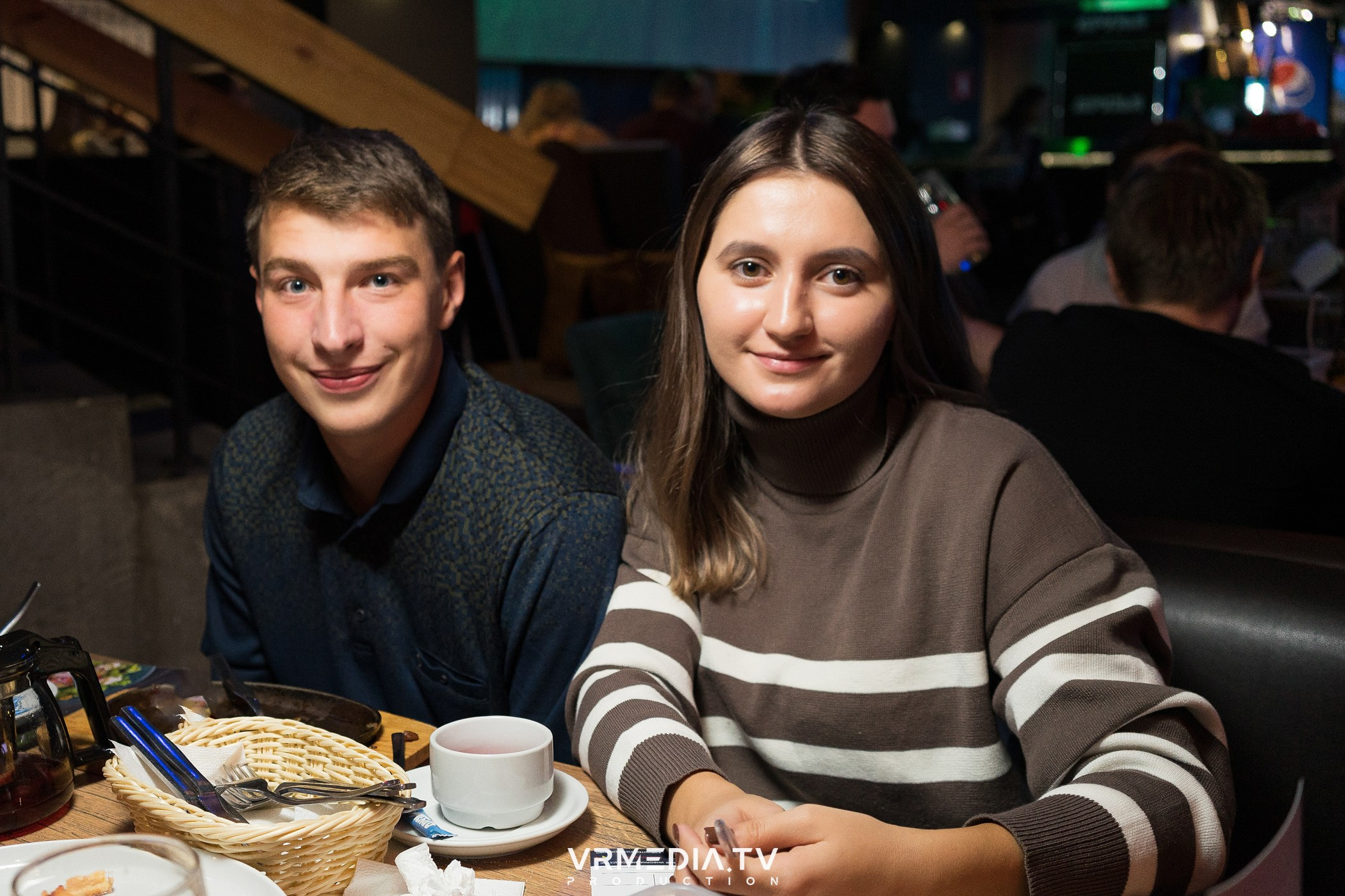 Эйнштейн Party в баре «Друзья»