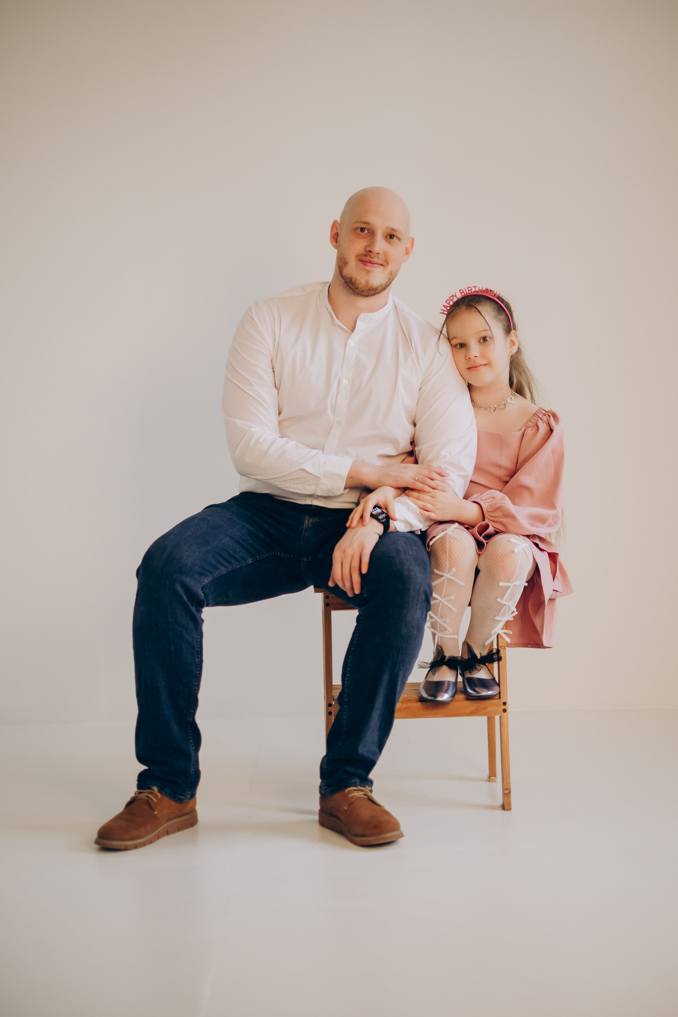 Фотосессия «День рождения» в минималистичной студии. Фотограф Новосибирск Анна Рождественская