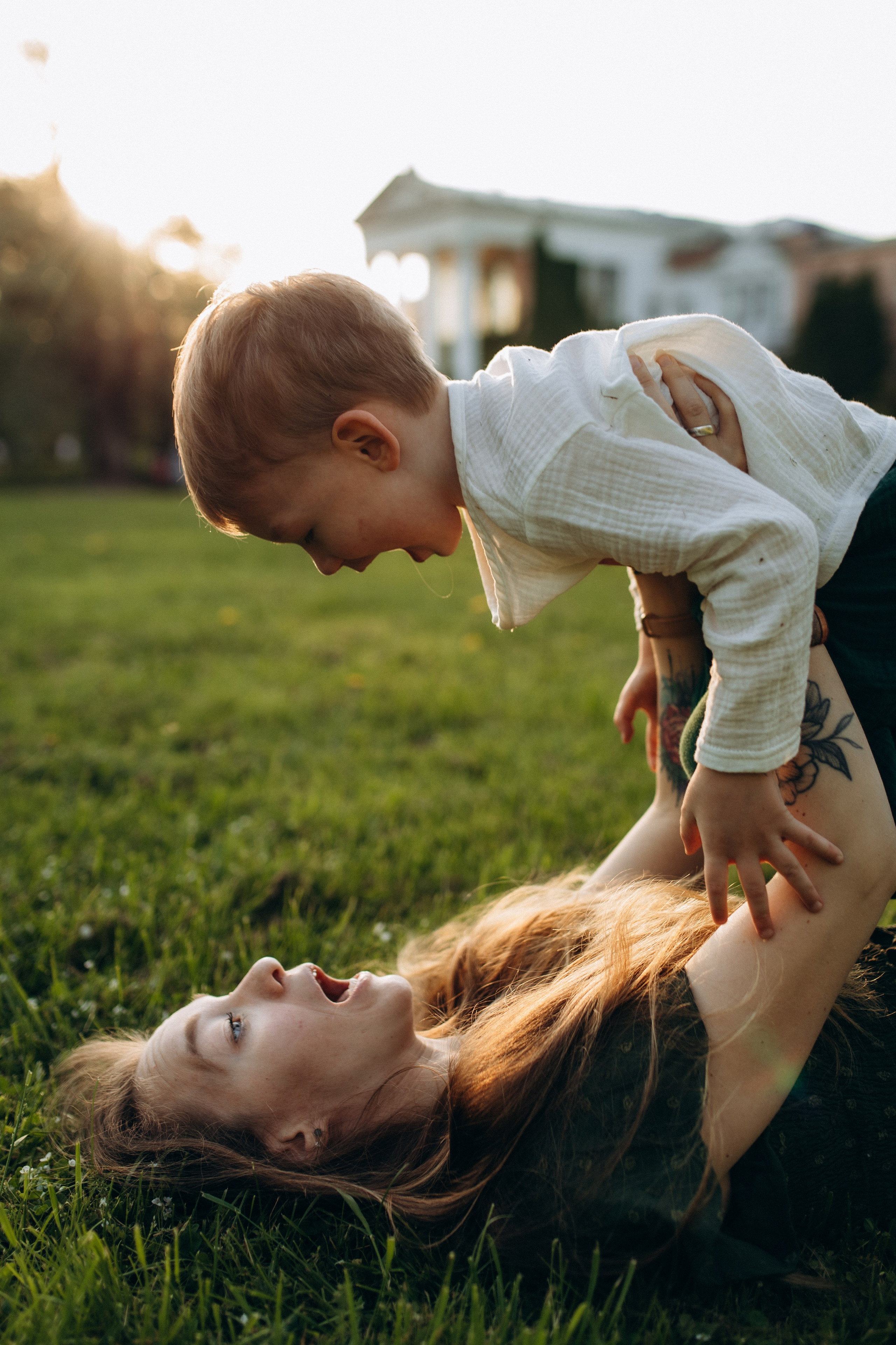 Прогулочная съемка мамы и сына в Москве. Семейный фотограф в Москве и Люберцах Юлия Гуськова