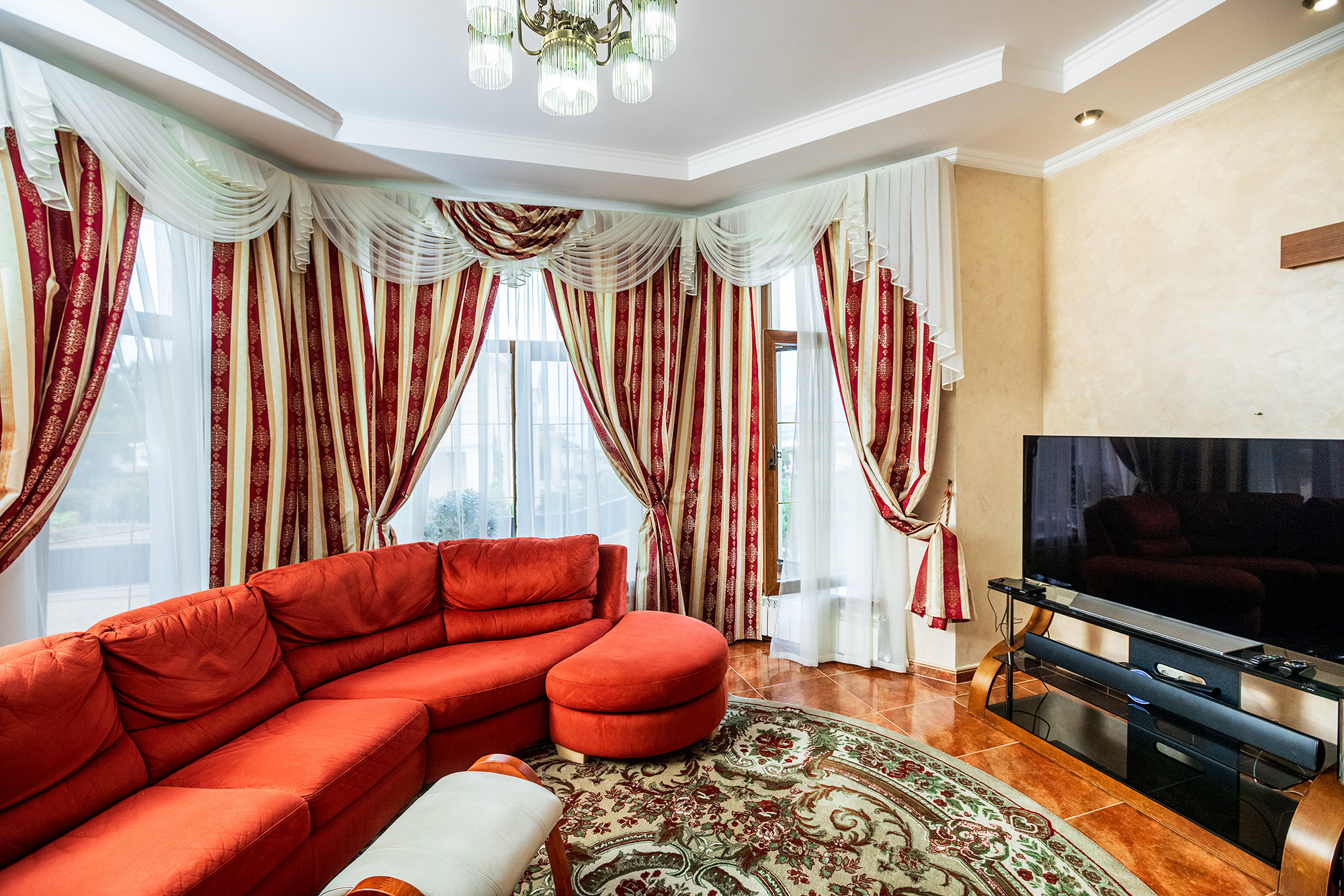 Супер коттедж с красивым видом на Новороссийск. Село Кабардинка. Фотограф Александр Трихонюк. Фото недвижимости в Геленджике