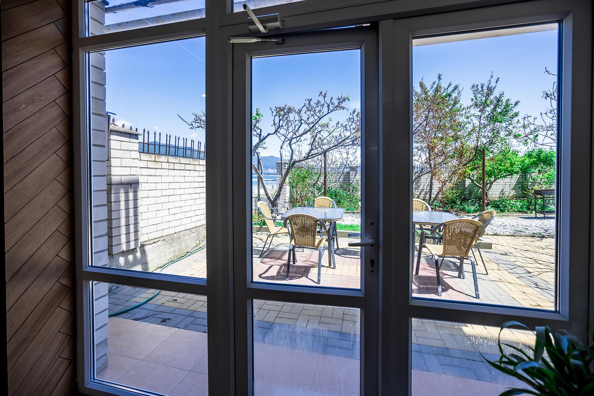 Гостиница «Николаев Двор», Геленджик, Тонкий мыс. Фотограф Александр Трихонюк. Фото недвижимости в Геленджике