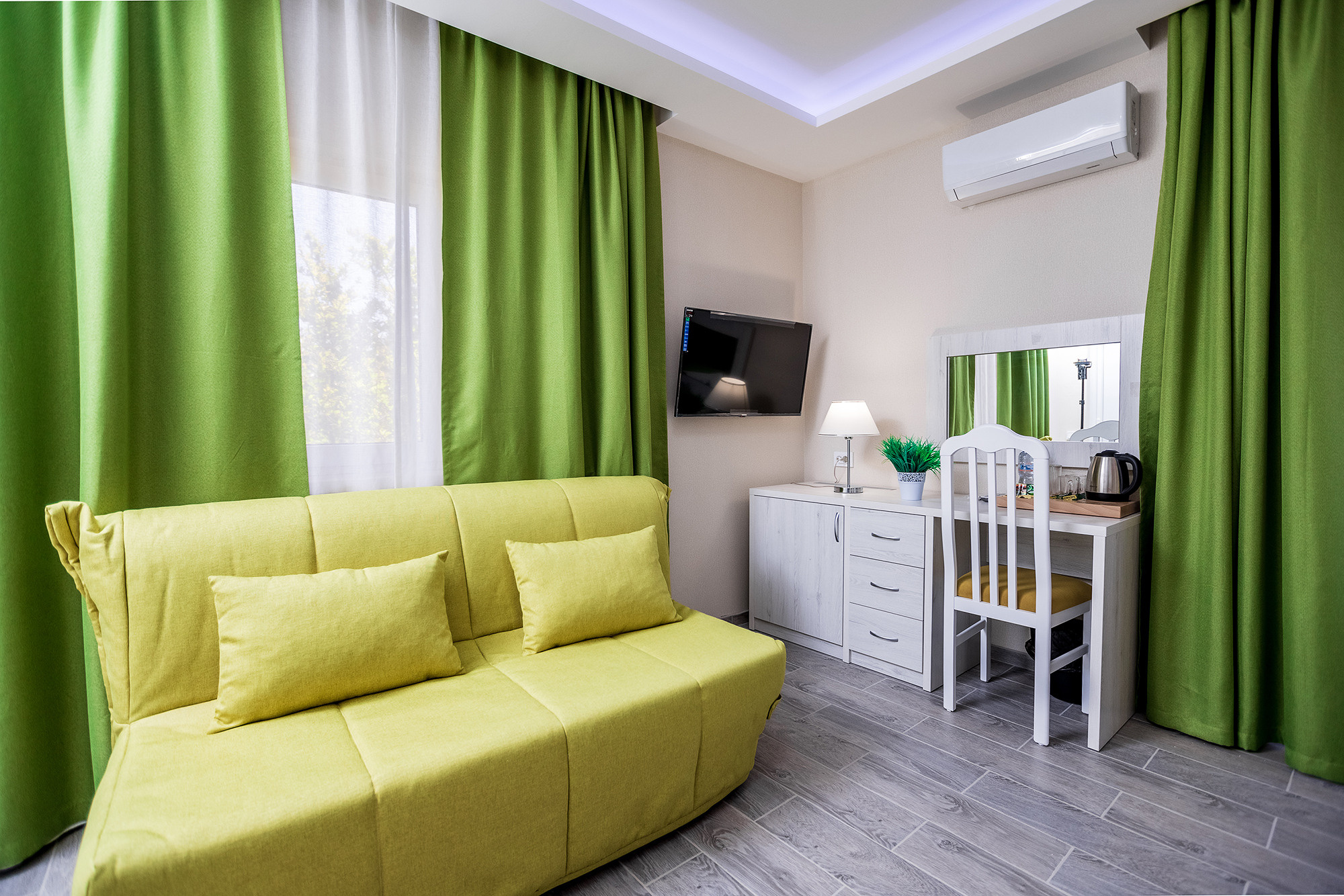 Гостиница «Николаев Двор», Геленджик, Тонкий мыс. Фотограф Александр Трихонюк. Фото недвижимости в Геленджике