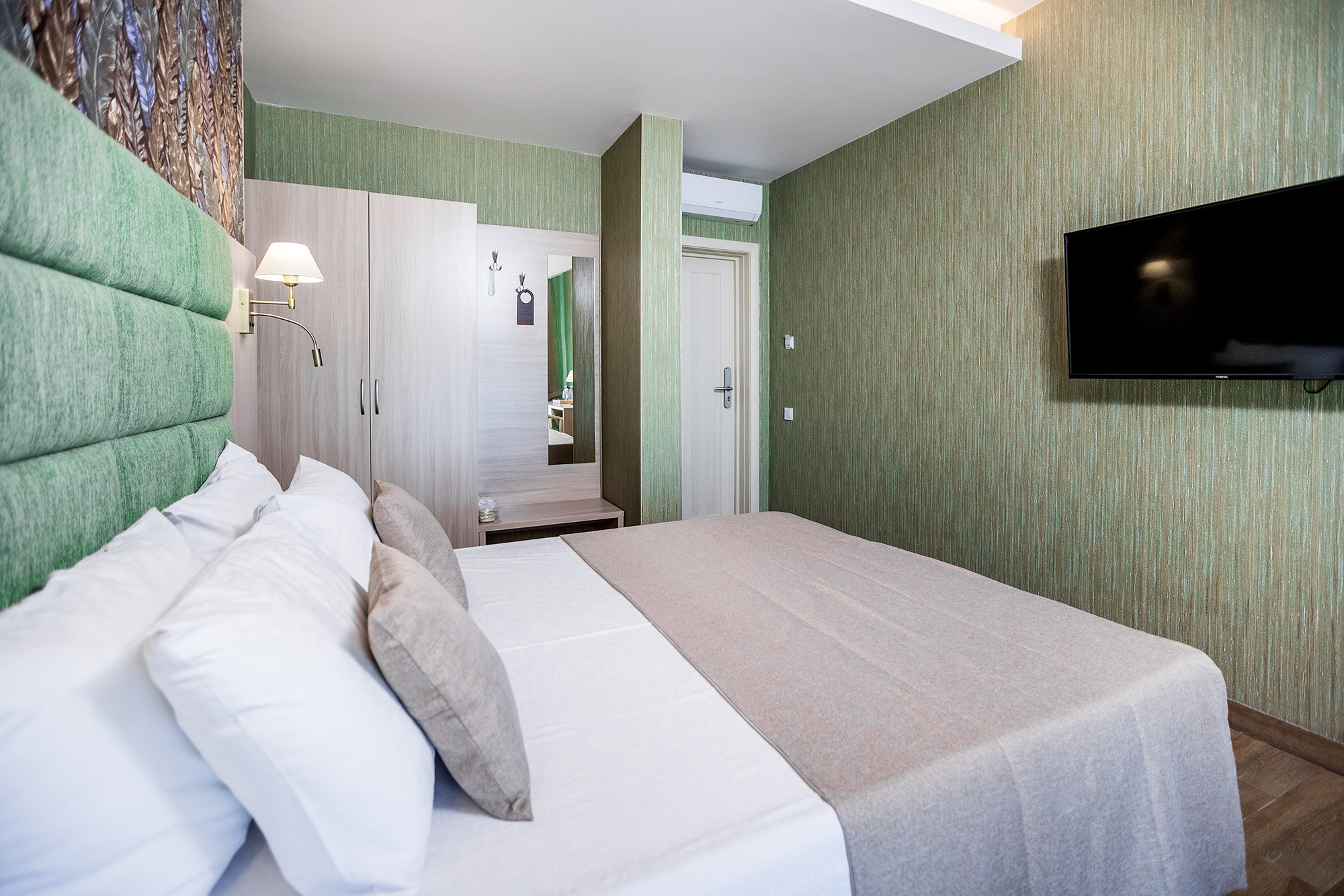 Гостиница «Николаев Двор», Геленджик, Тонкий мыс. Фотограф Александр Трихонюк. Фото недвижимости в Геленджике