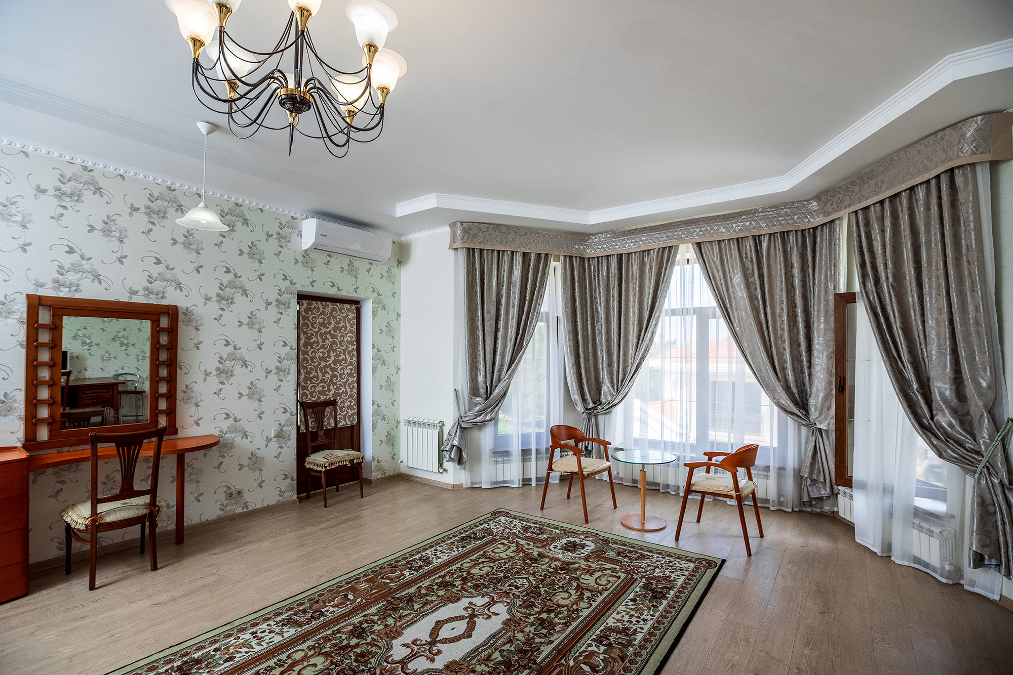 Супер коттедж с красивым видом на Новороссийск. Село Кабардинка. Фотограф Александр Трихонюк. Фото недвижимости в Геленджике