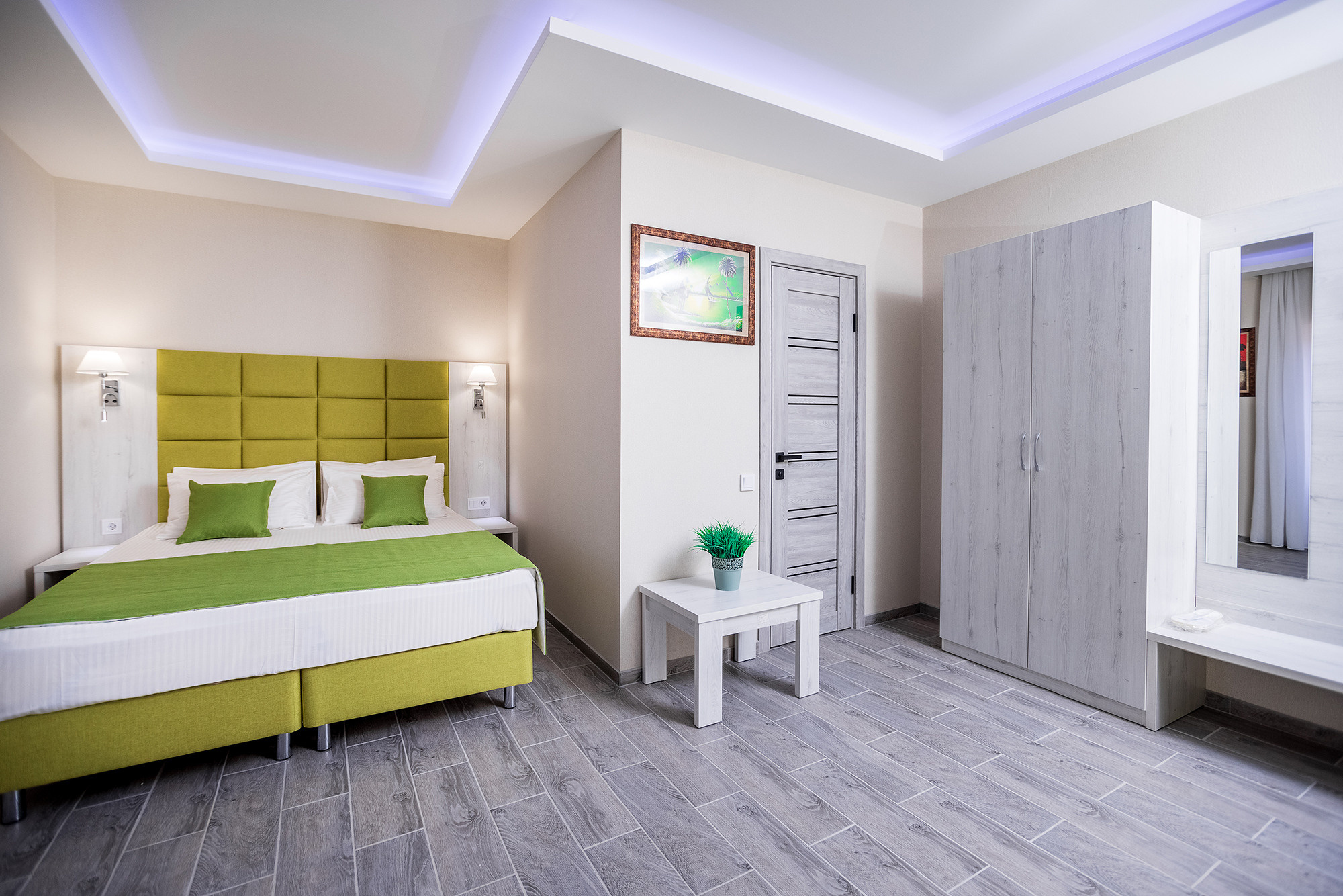 Гостиница «Николаев Двор», Геленджик, Тонкий мыс. Фотограф Александр Трихонюк. Фото недвижимости в Геленджике