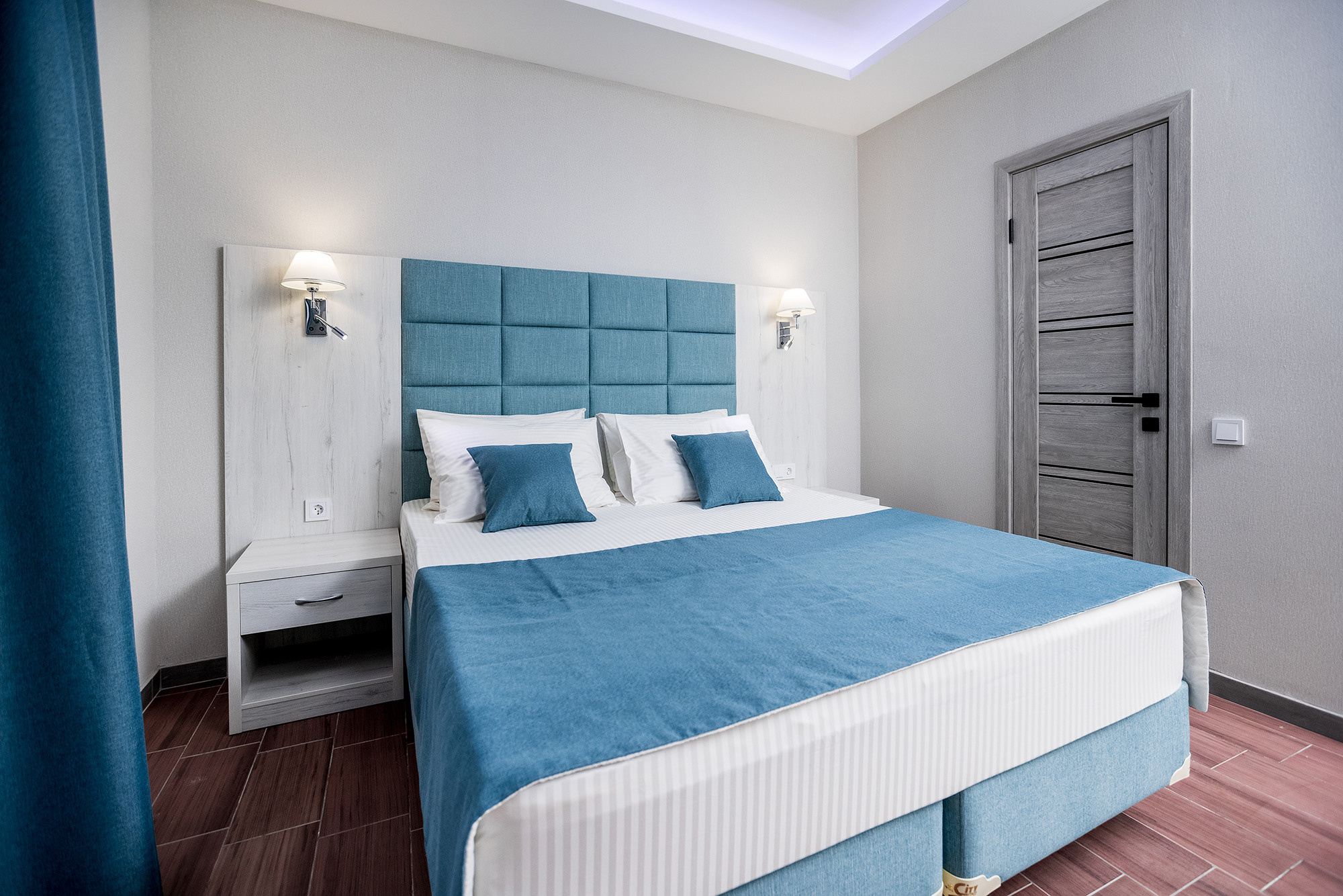 Гостиница «Николаев Двор», Геленджик, Тонкий мыс. Фотограф Александр Трихонюк. Фото недвижимости в Геленджике