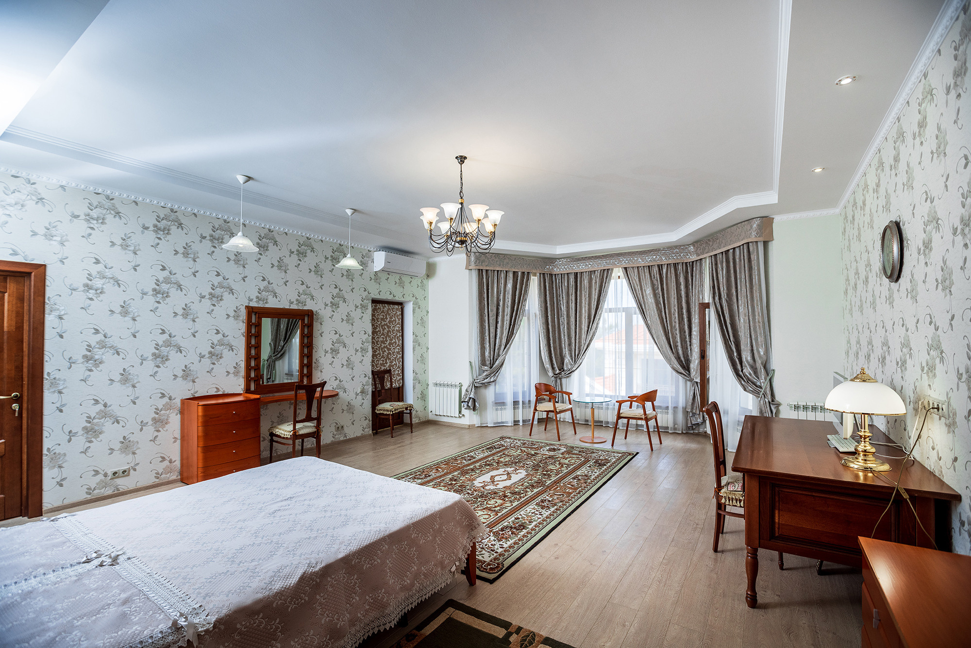 Супер коттедж с красивым видом на Новороссийск. Село Кабардинка. Фотограф Александр Трихонюк. Фото недвижимости в Геленджике