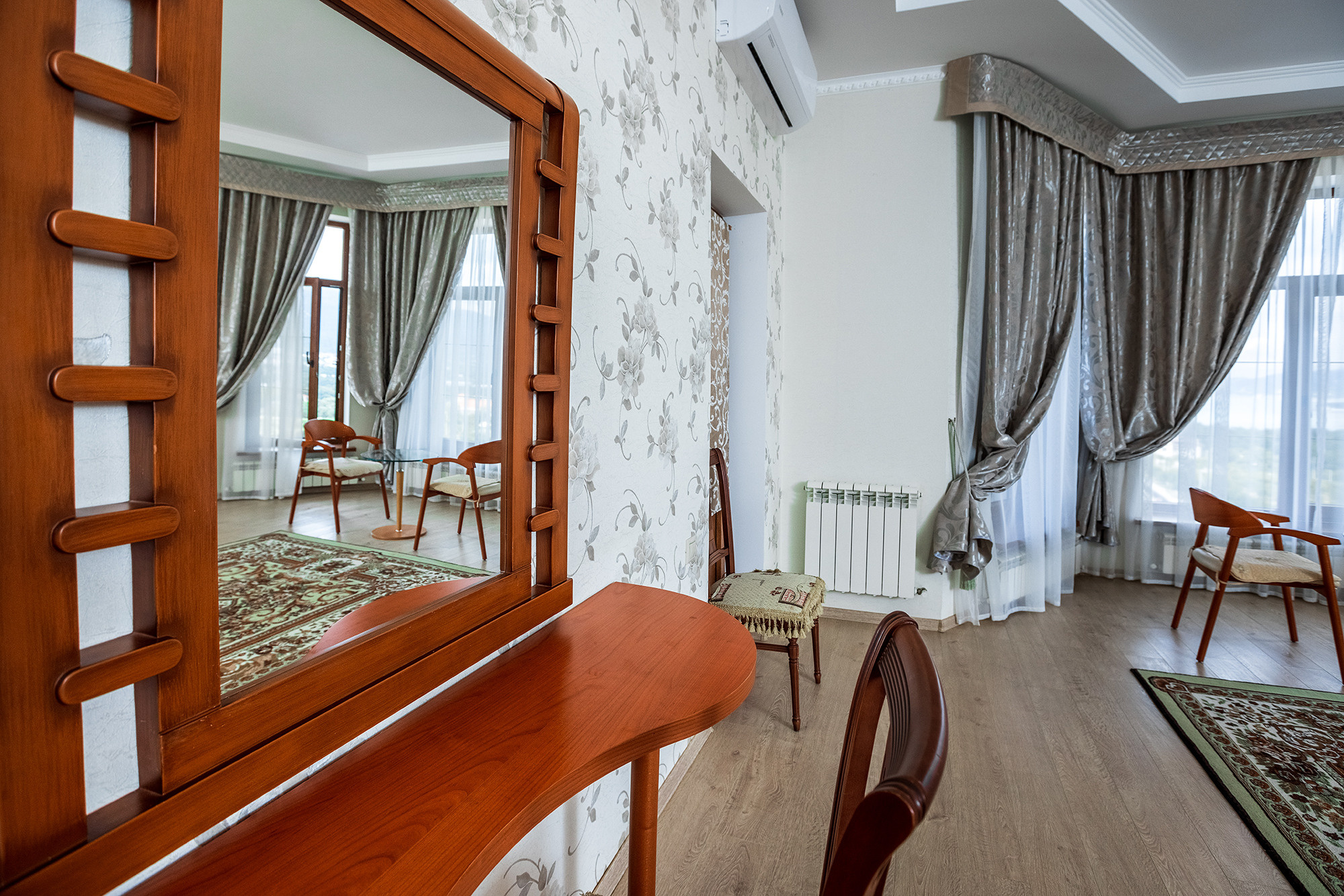 Супер коттедж с красивым видом на Новороссийск. Село Кабардинка. Фотограф Александр Трихонюк. Фото недвижимости в Геленджике